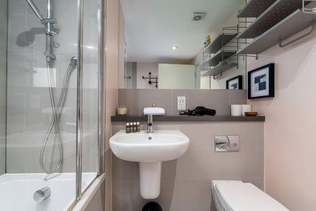 2 bedroom apartment in London Bridge