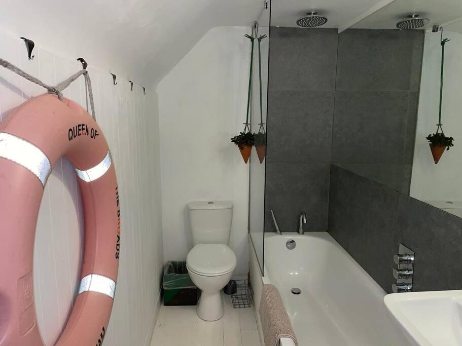 Turner Cottage - 3 bed with a View of the Harbour view 4