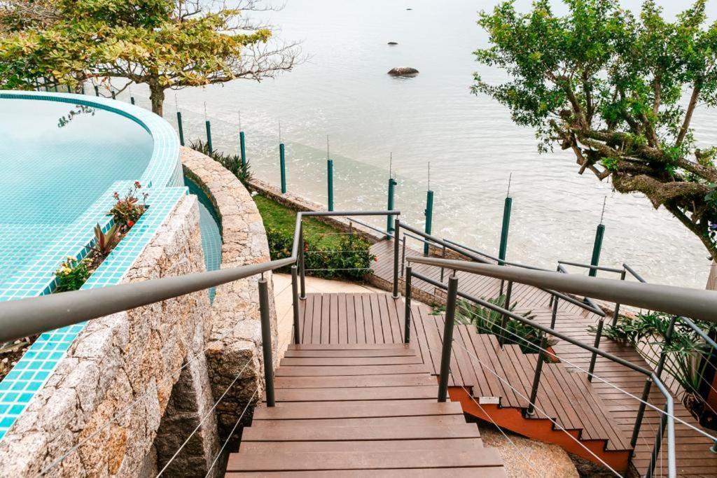 Vivenda da Magia Casa Floripa - Mansão Pé na Areia