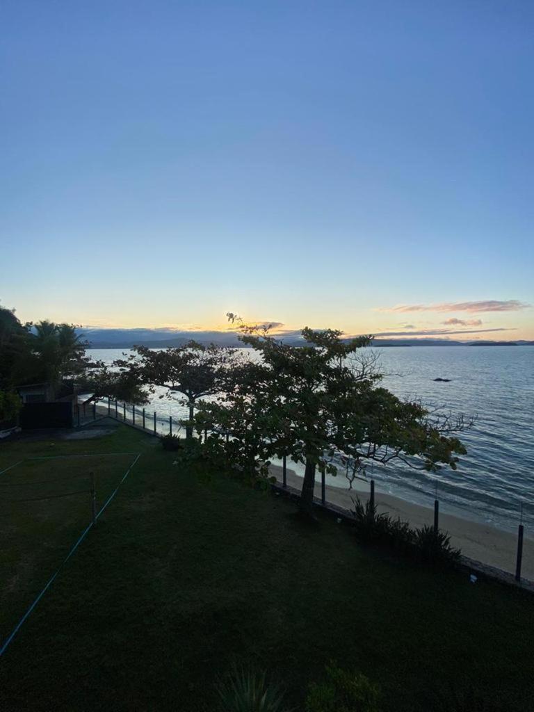 Vivenda da Magia Casa Floripa - Mansão Pé na Areia