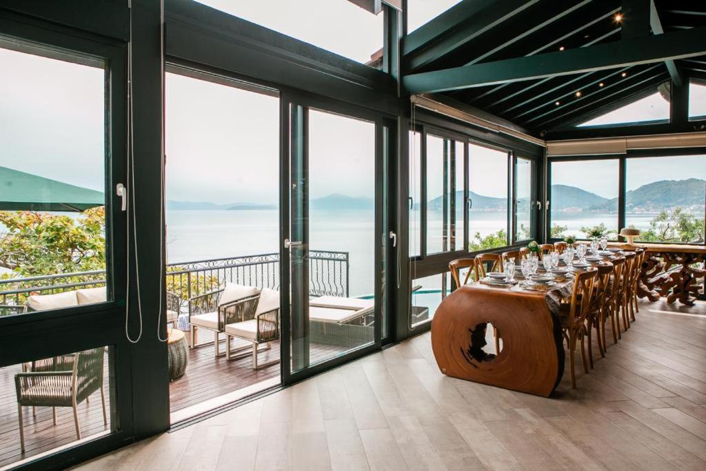 Vivenda da Magia Casa Floripa - Mansão Pé na Areia