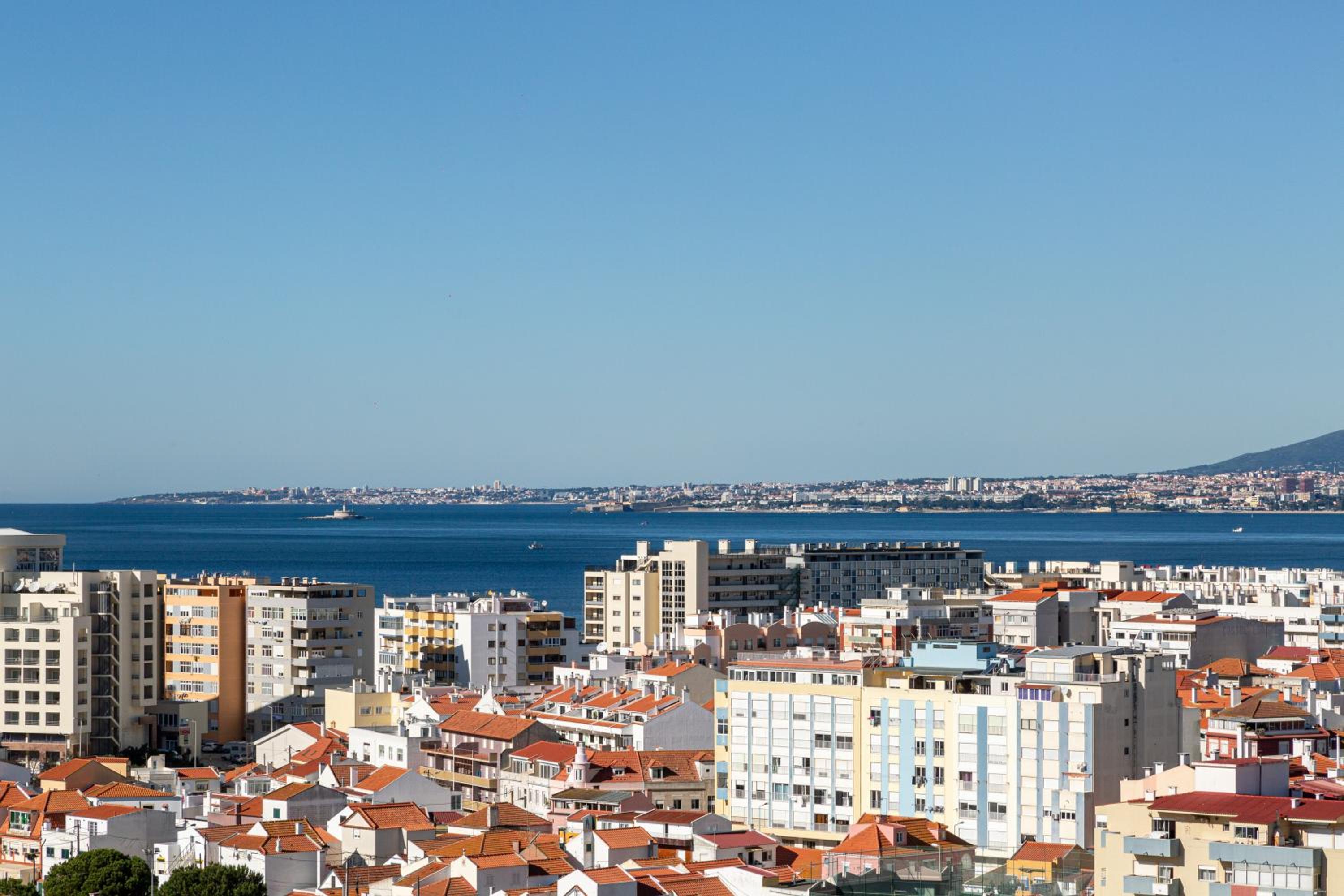 GuestReady - Gorgeous studio in Costa da Caparica view 3