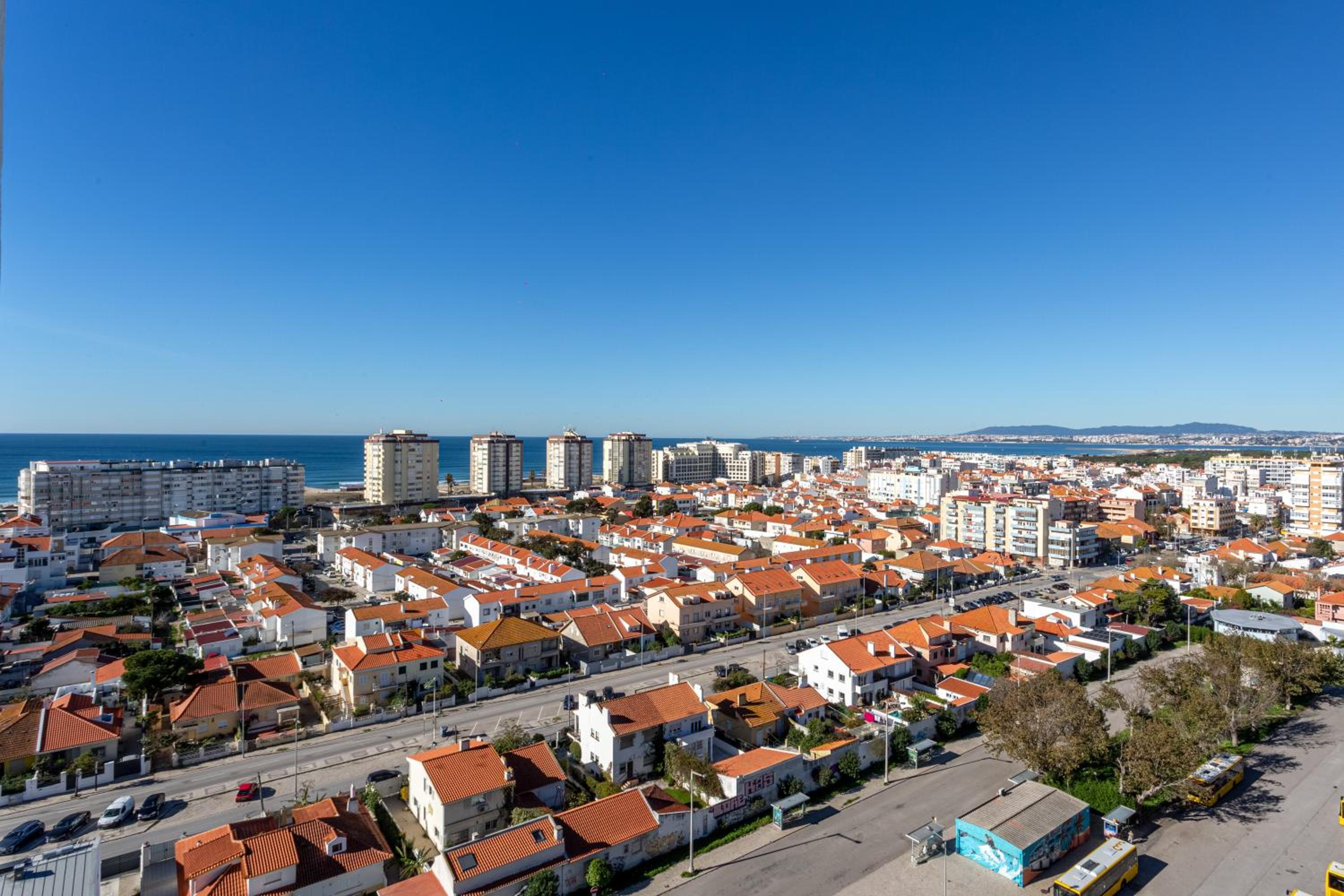 GuestReady - Gorgeous studio in Costa da Caparica view 4