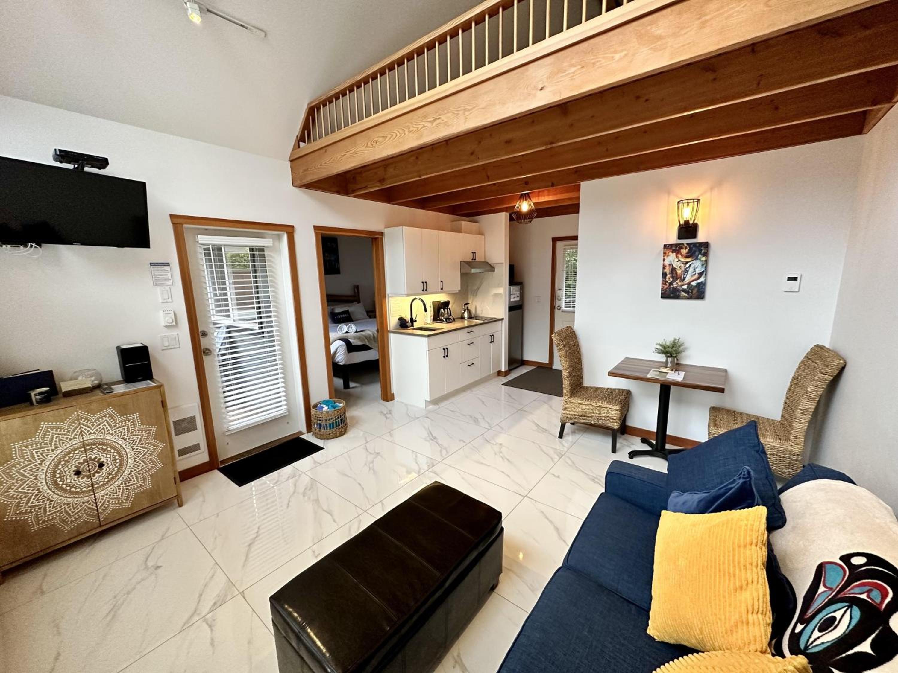 Private Oceanfront Cabin And Hot Tub! - Gww