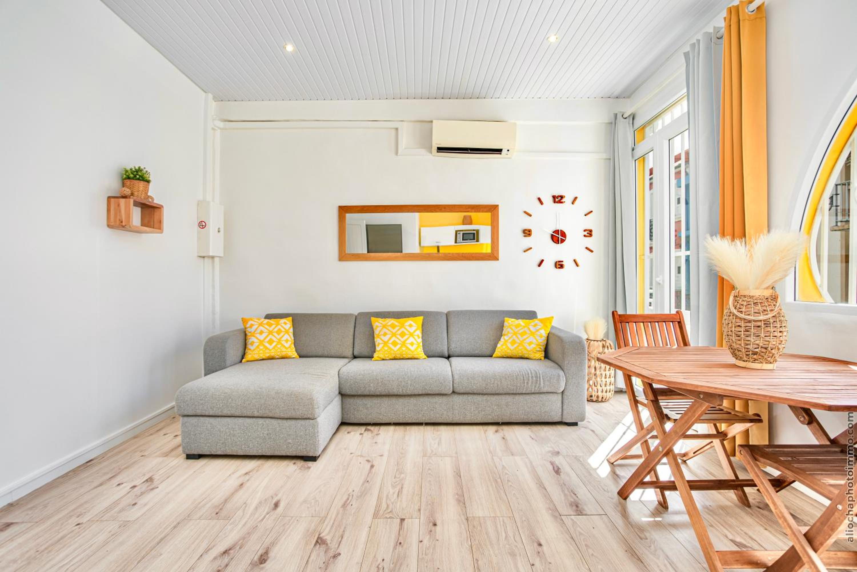 Foyal Suites