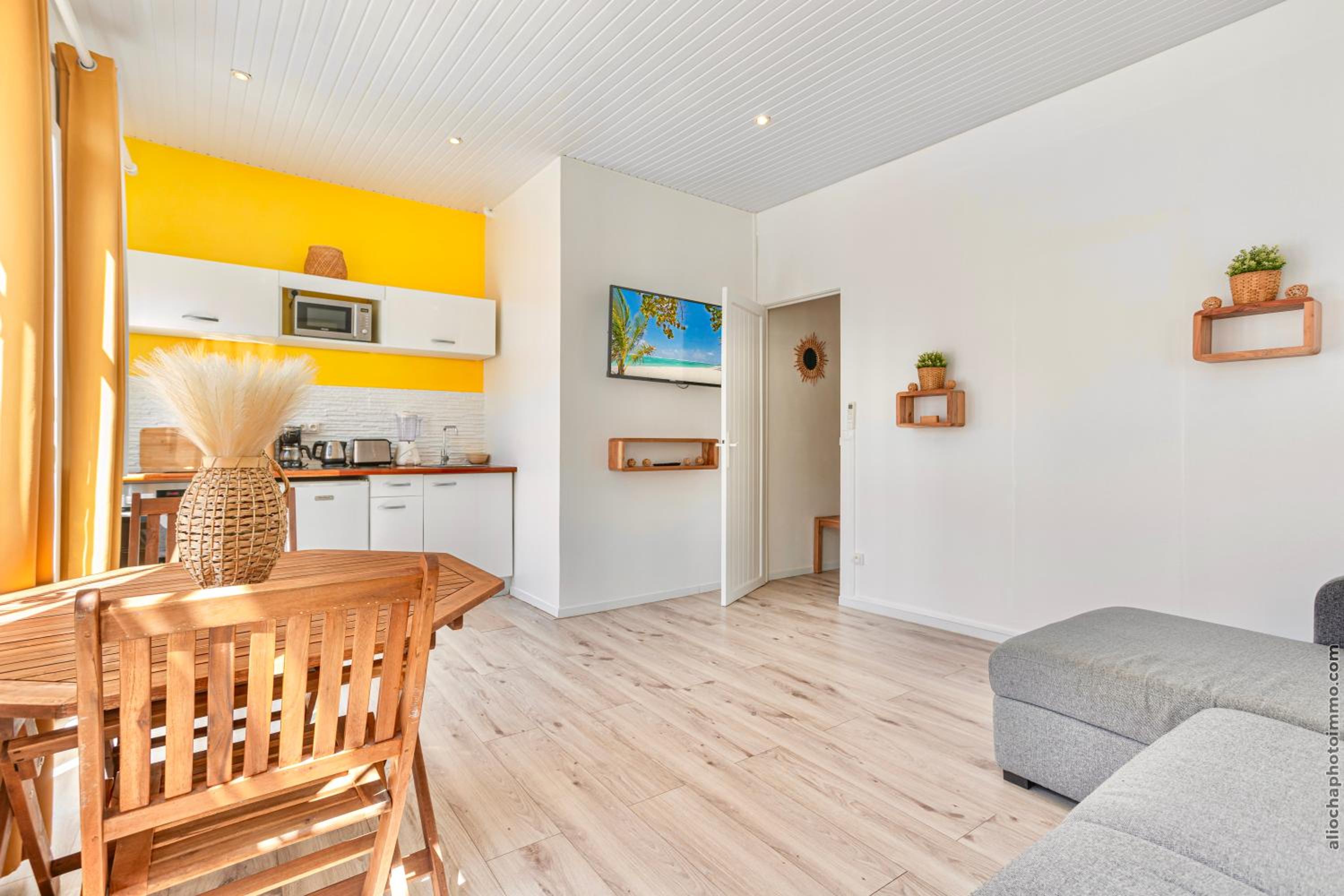 Foyal Suites