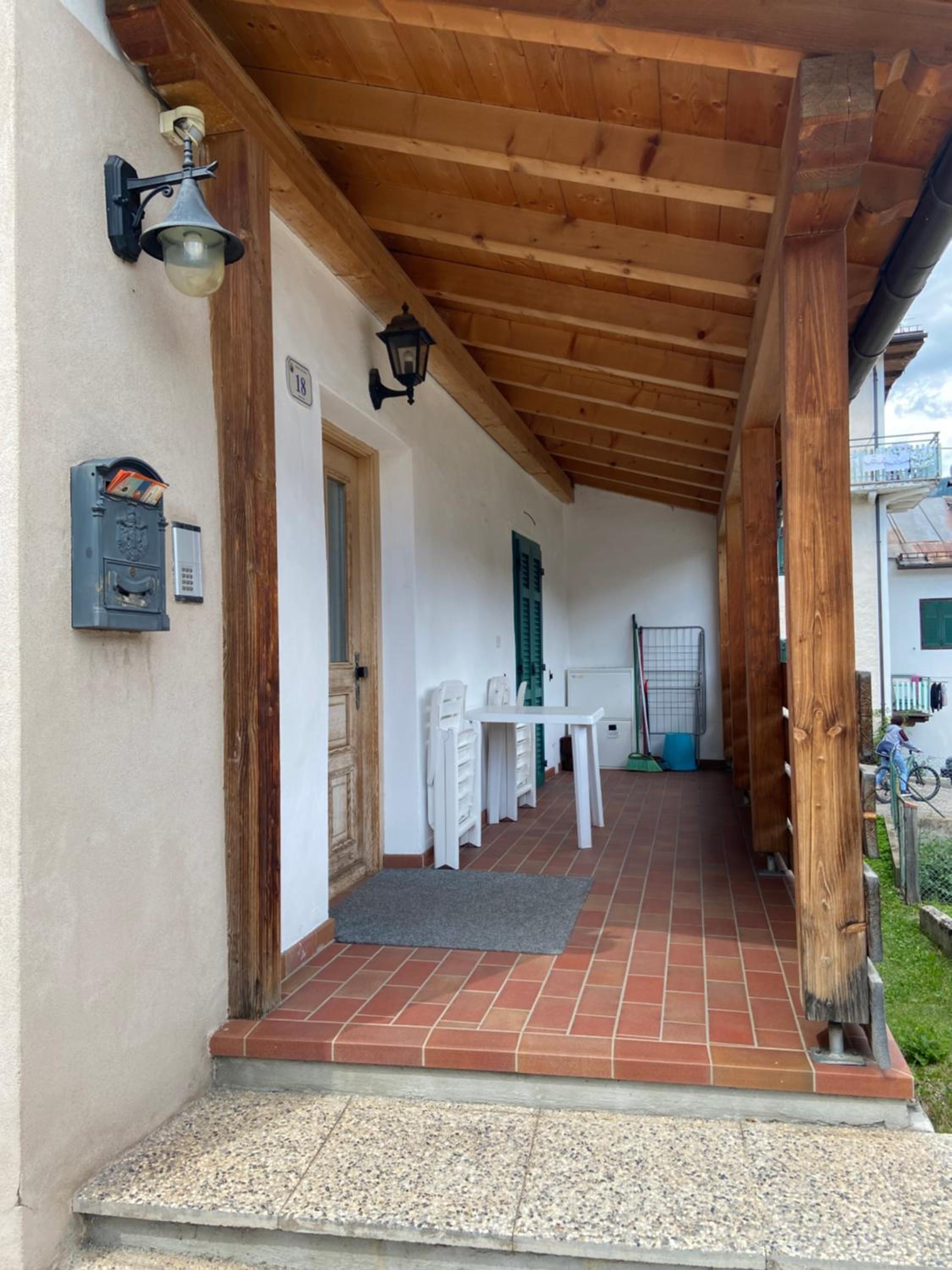 Casa Lastei view 2