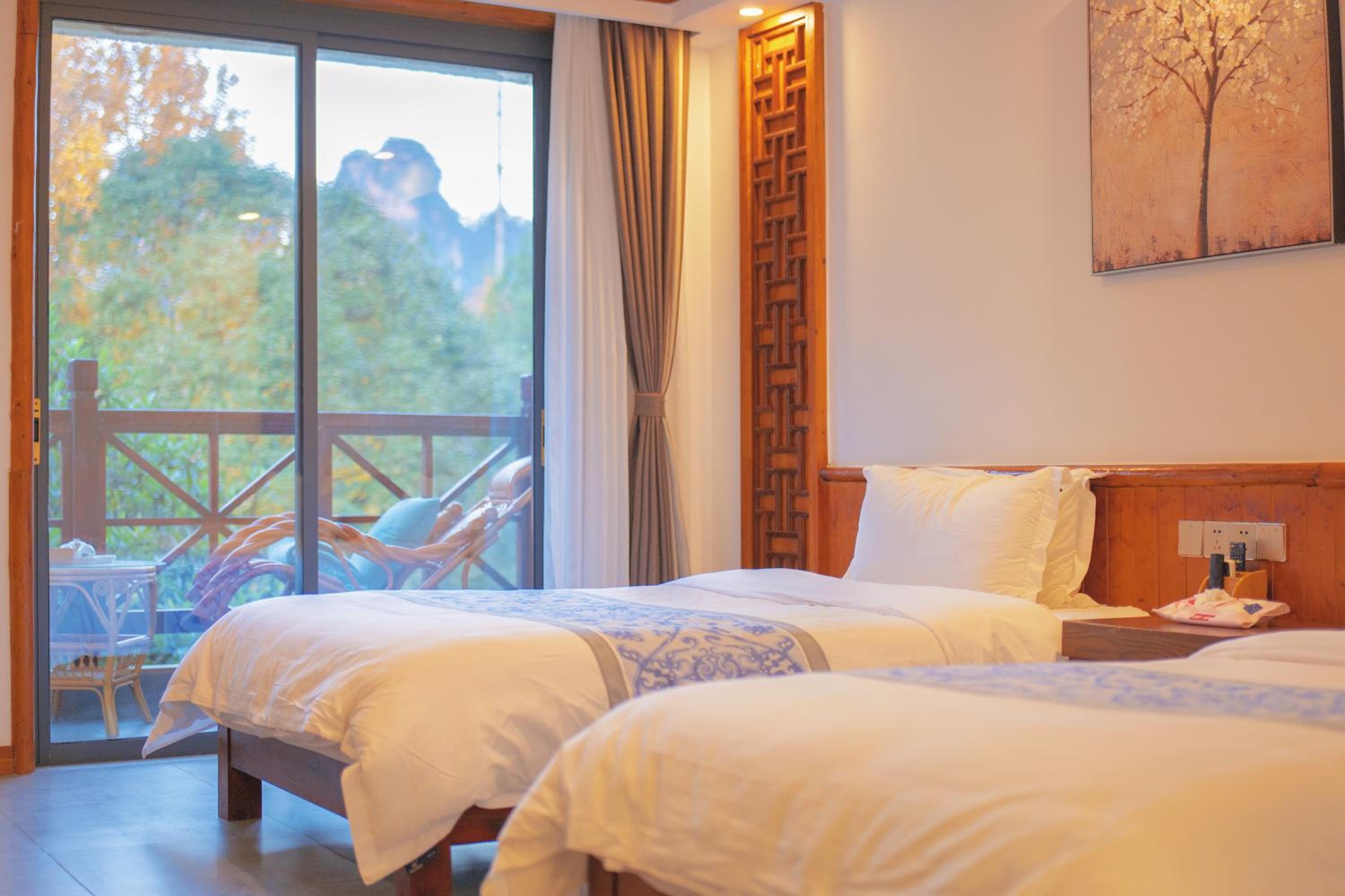 Zhangjiajie Mount View Cottage