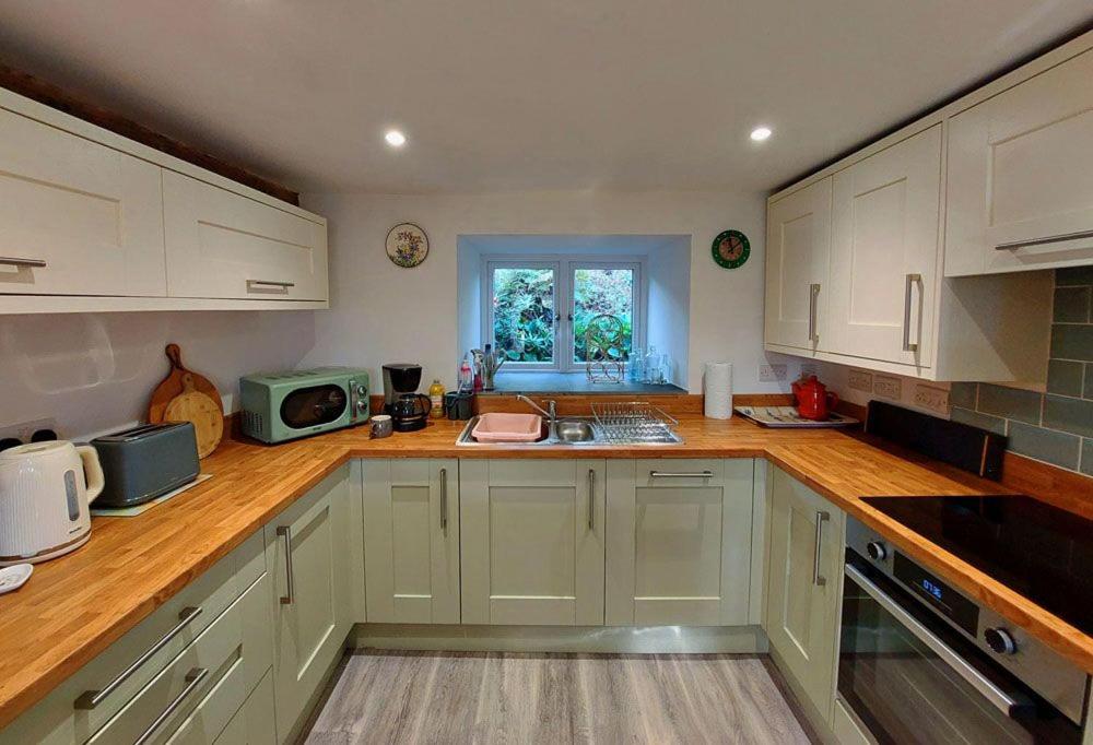 Cae Tudur Remote Rural Cottage near Barmouth view 3