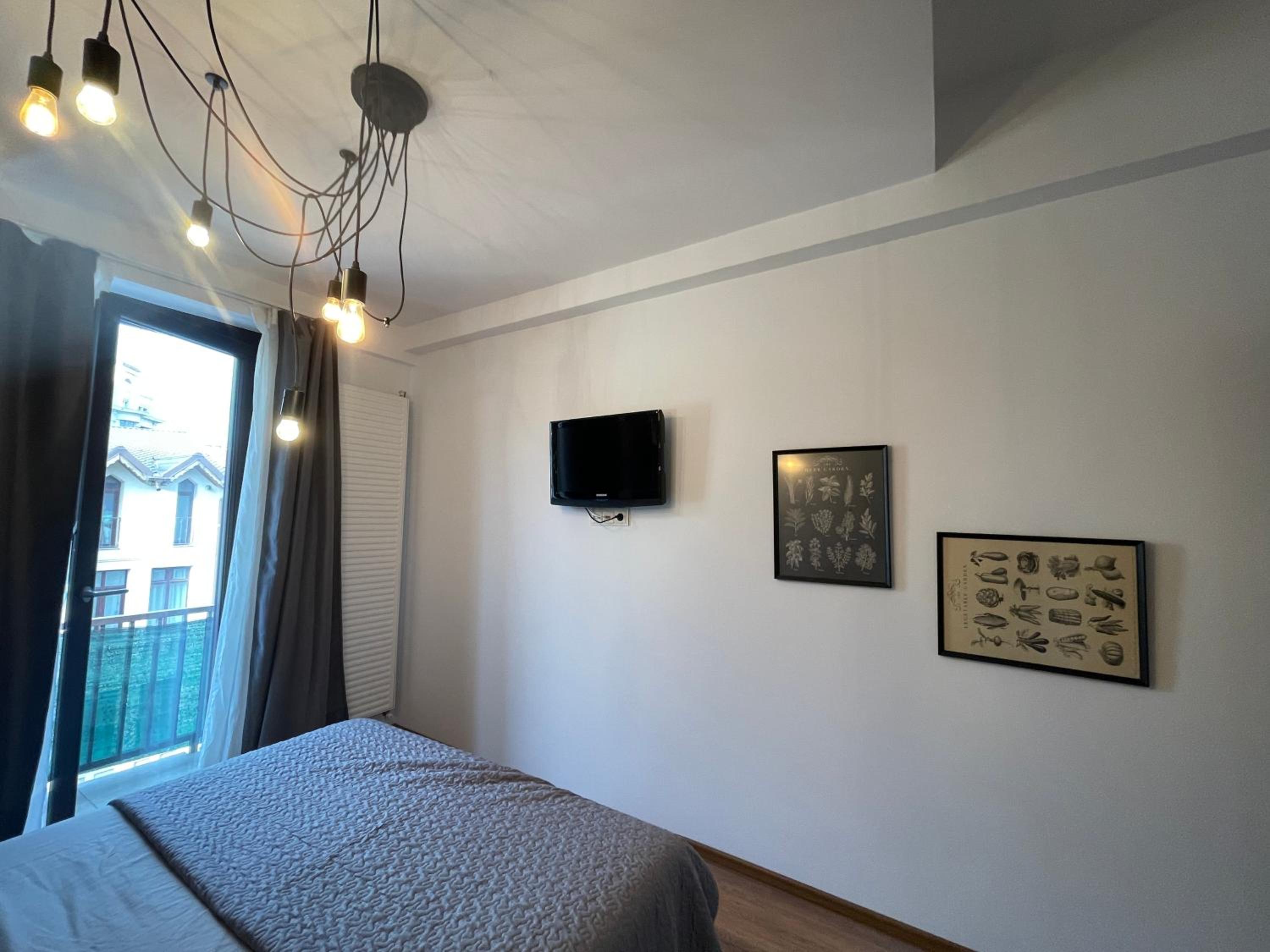 Cozy Two Rooms DOWNTOWN by CHR Luxury Propery