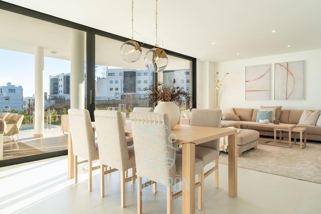 HigueronRentals Chloe by the sea