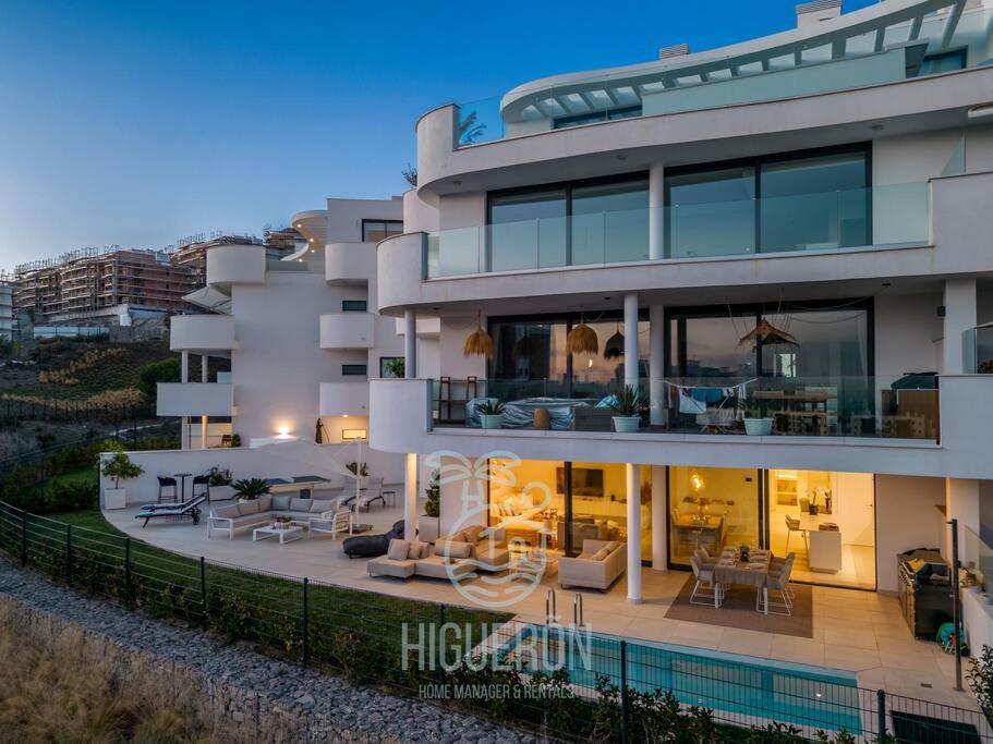 HigueronRentals Chloe by the sea