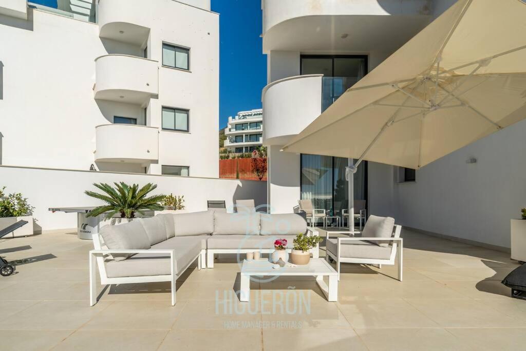 HigueronRentals Chloe by the sea
