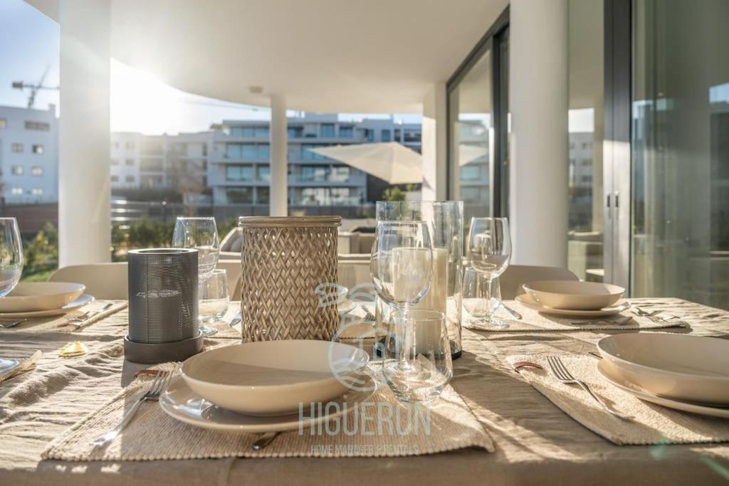 HigueronRentals Chloe by the sea