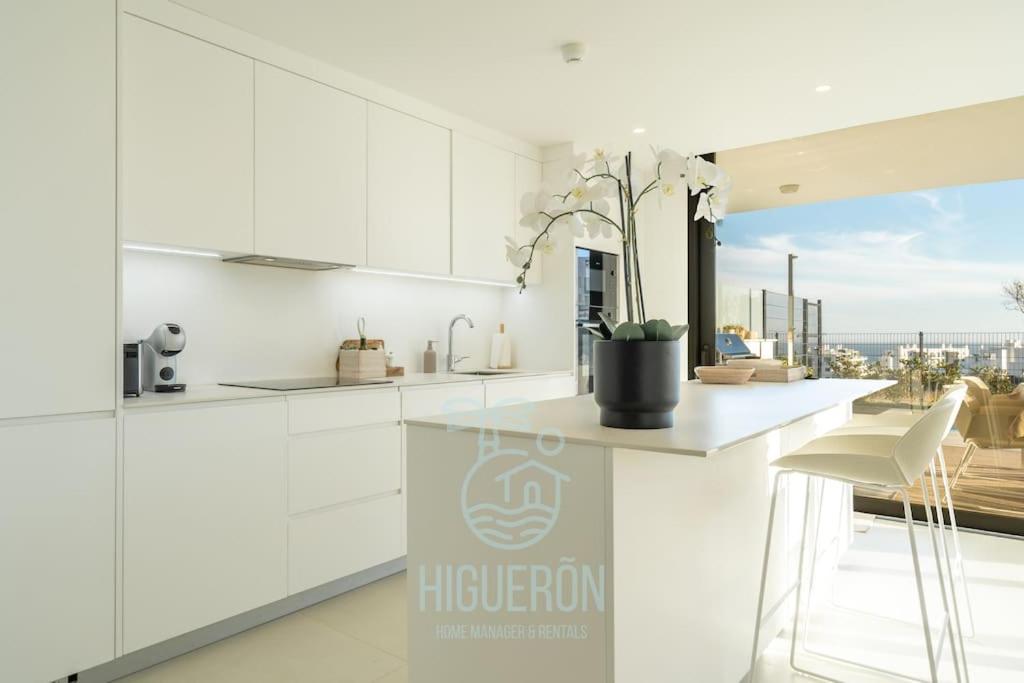 HigueronRentals Chloe by the sea