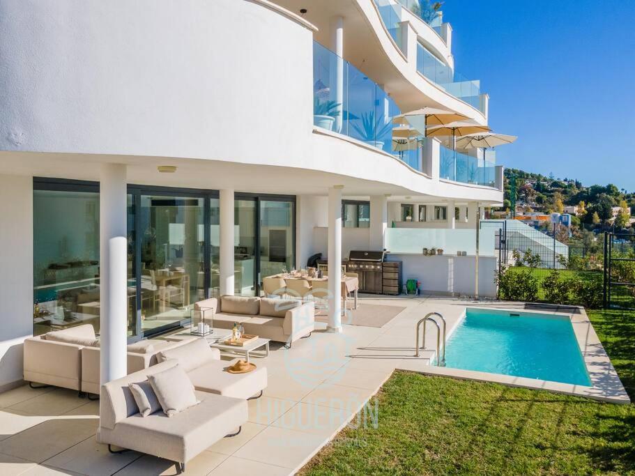 HigueronRentals Chloe by the sea