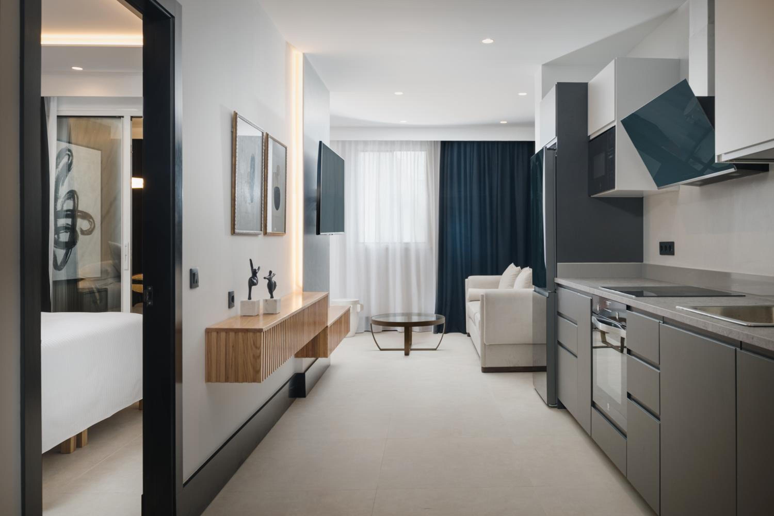 Blue Marina Suites - Boutique Apartments