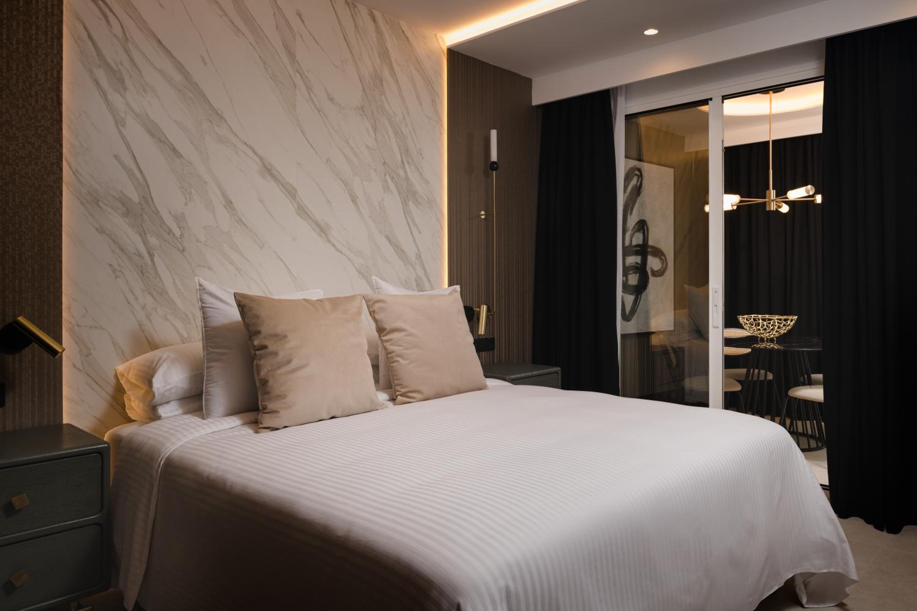 Blue Marina Suites - Boutique Apartments