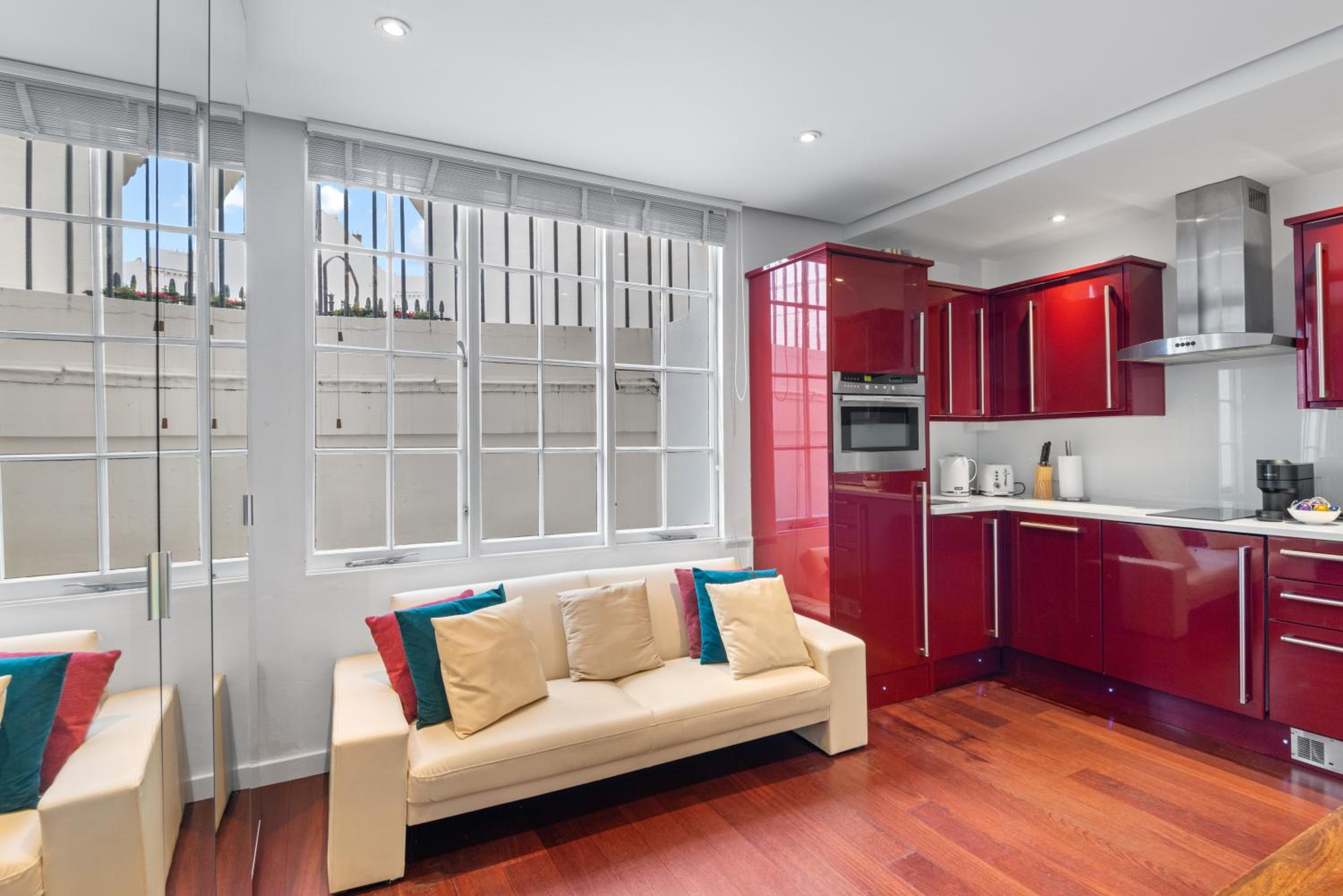 Londwell, Sloane Square Gem, Private Terrace Suite view 5