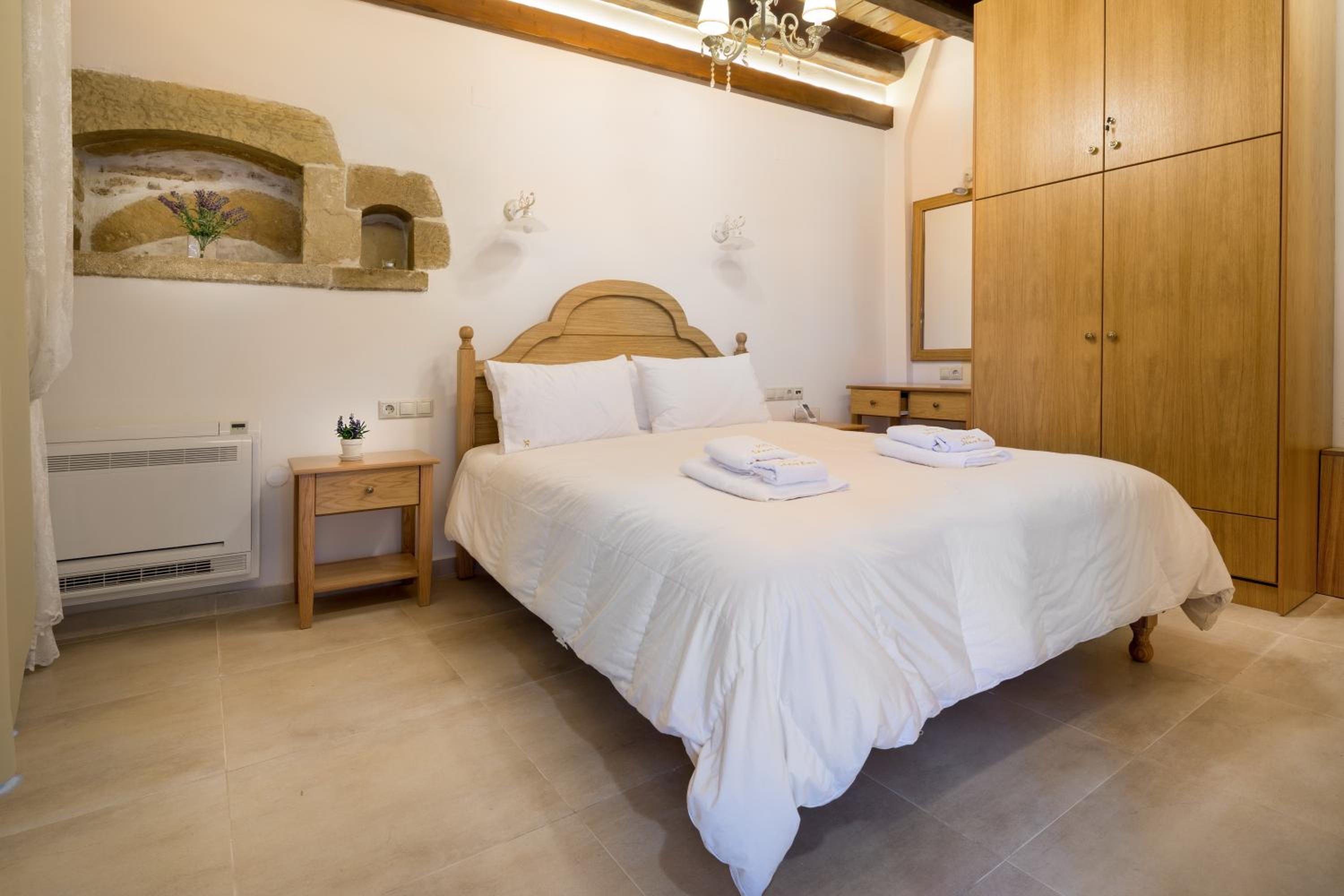 Villa Kois - Authentic Stone Villa with Waterfall Pool by Posarelli Villas