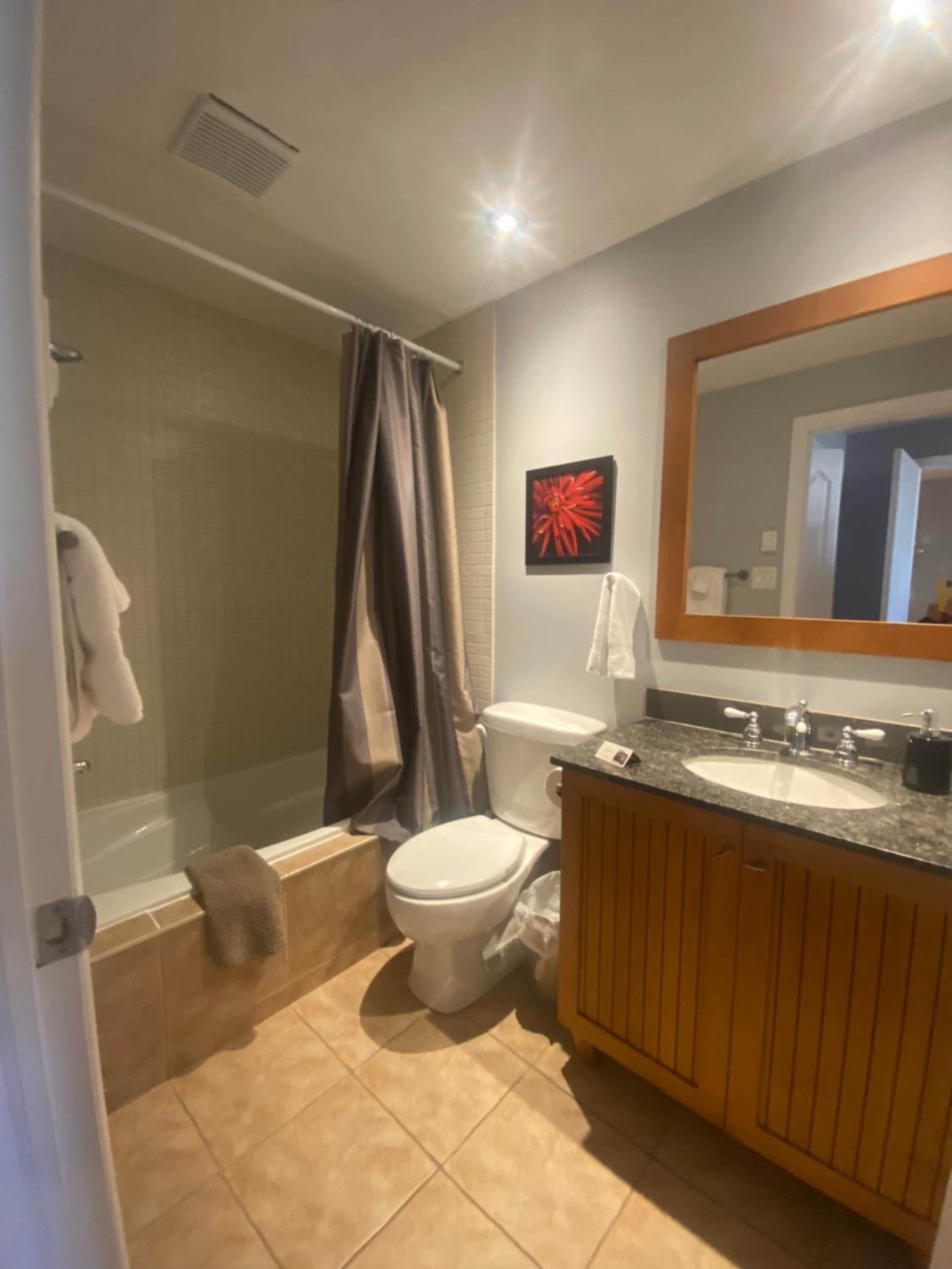 ApartHotelMontreal by Les Terrasses Saint Urbain 2225I2