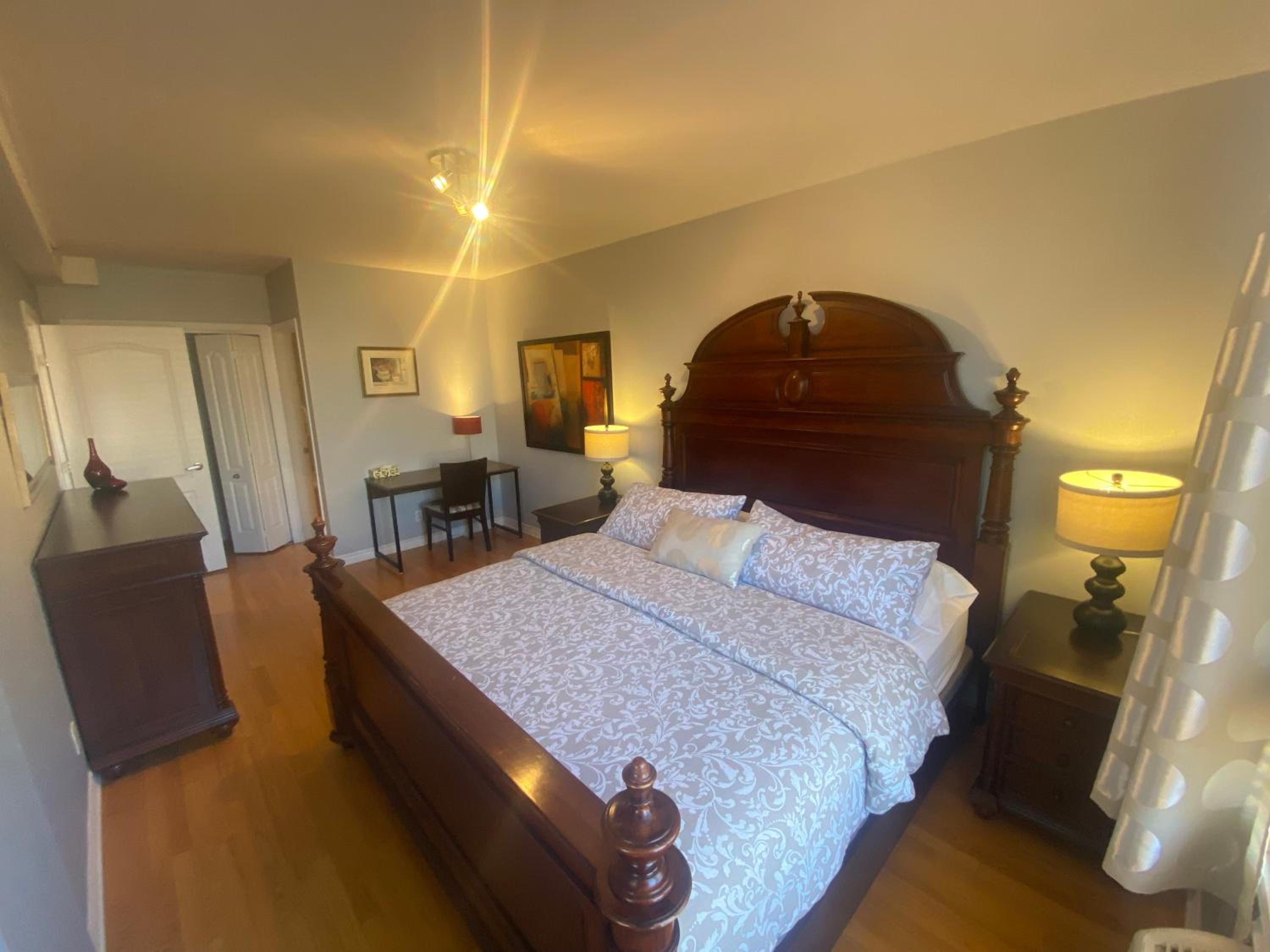 ApartHotelMontreal by Les Terrasses Saint Urbain 2225I2