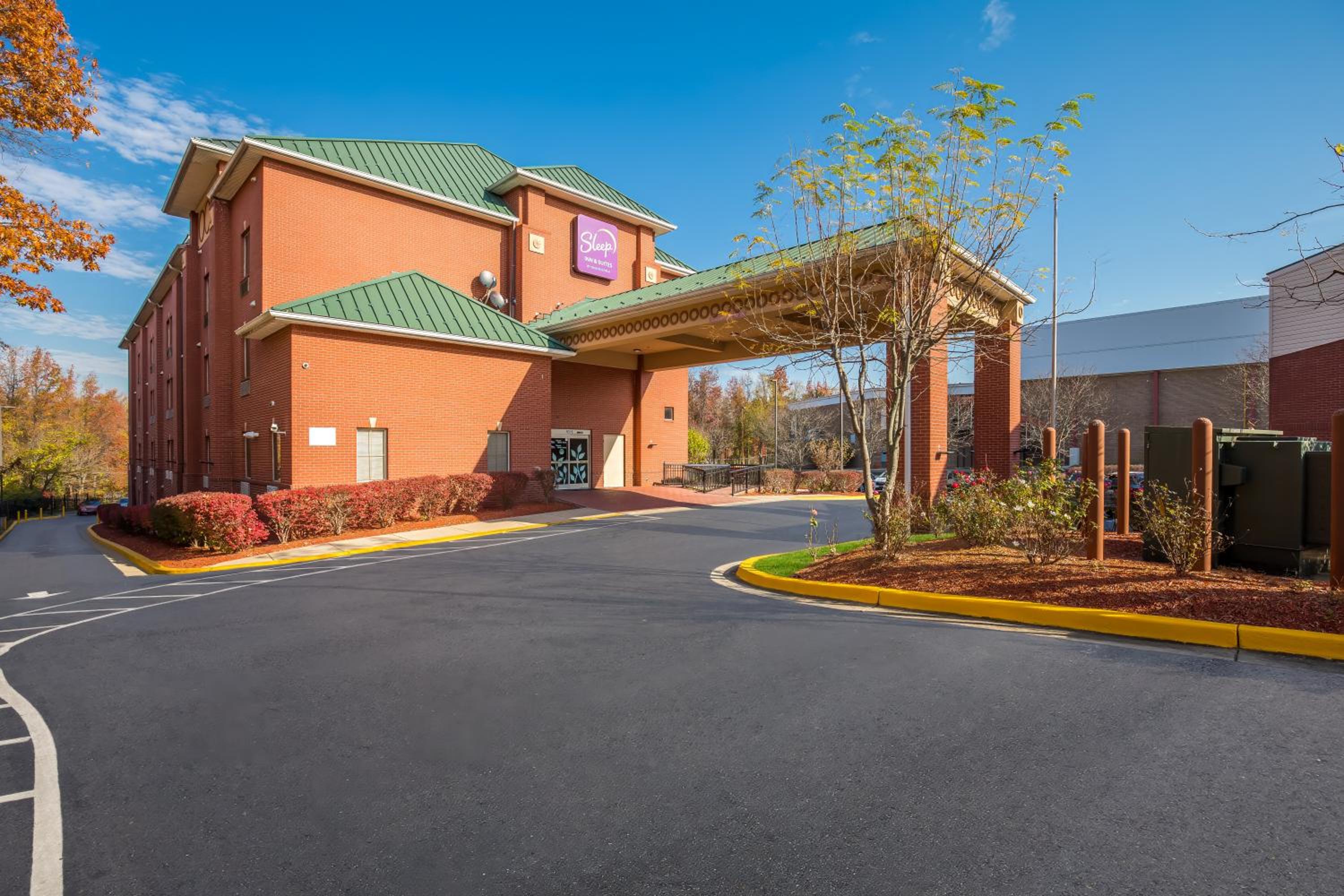 Hotel Sleep Inn & Suites near Joint Base Andrews-Washington Area
