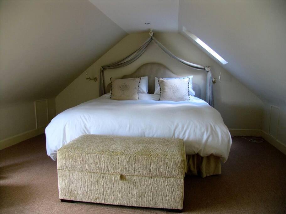 Beautiful spacious old schoolhouse with stunning sea views and beach nearby view 4