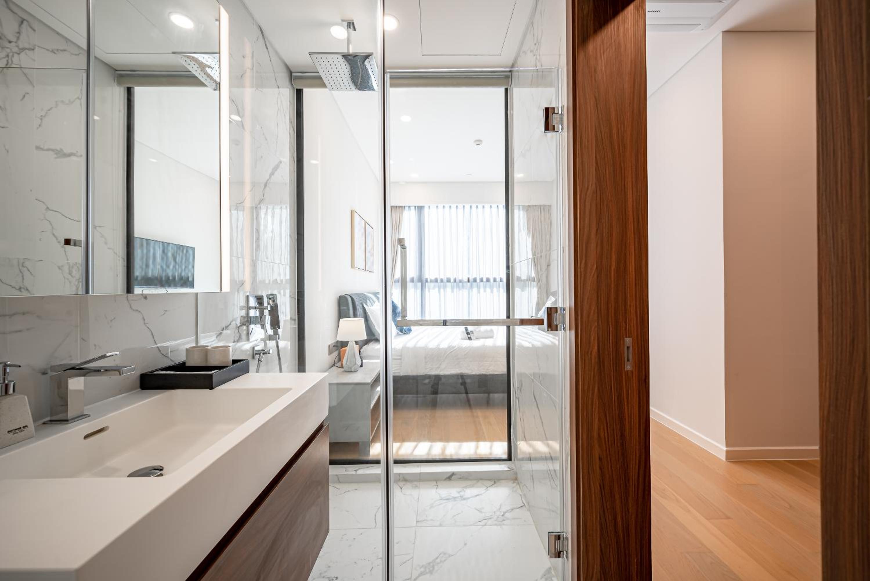 Metropole Saigon Suites