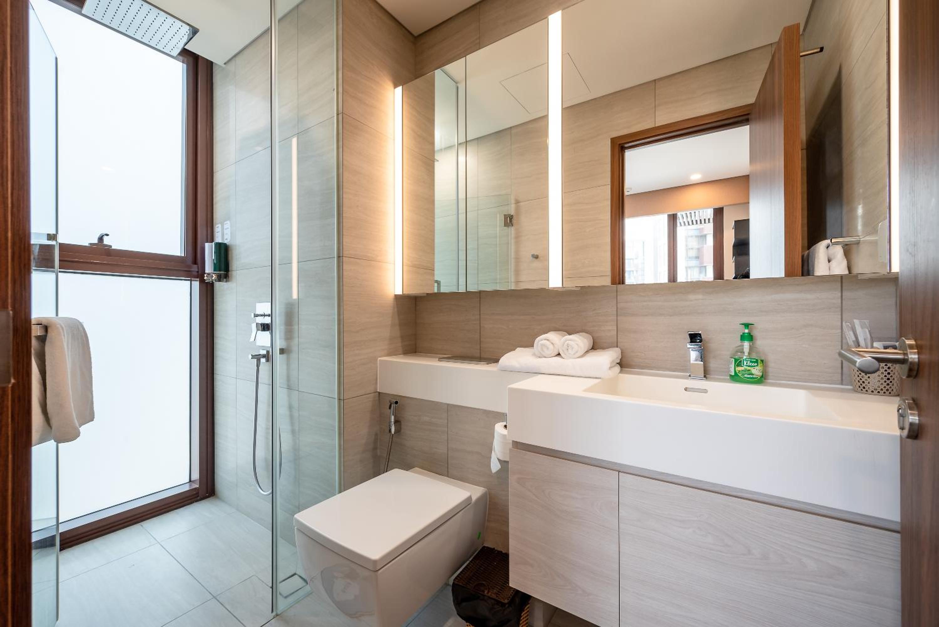 Metropole Saigon Suites