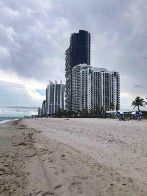Spacious studio on the Beach in Sunny Isles Beach, FL view 4