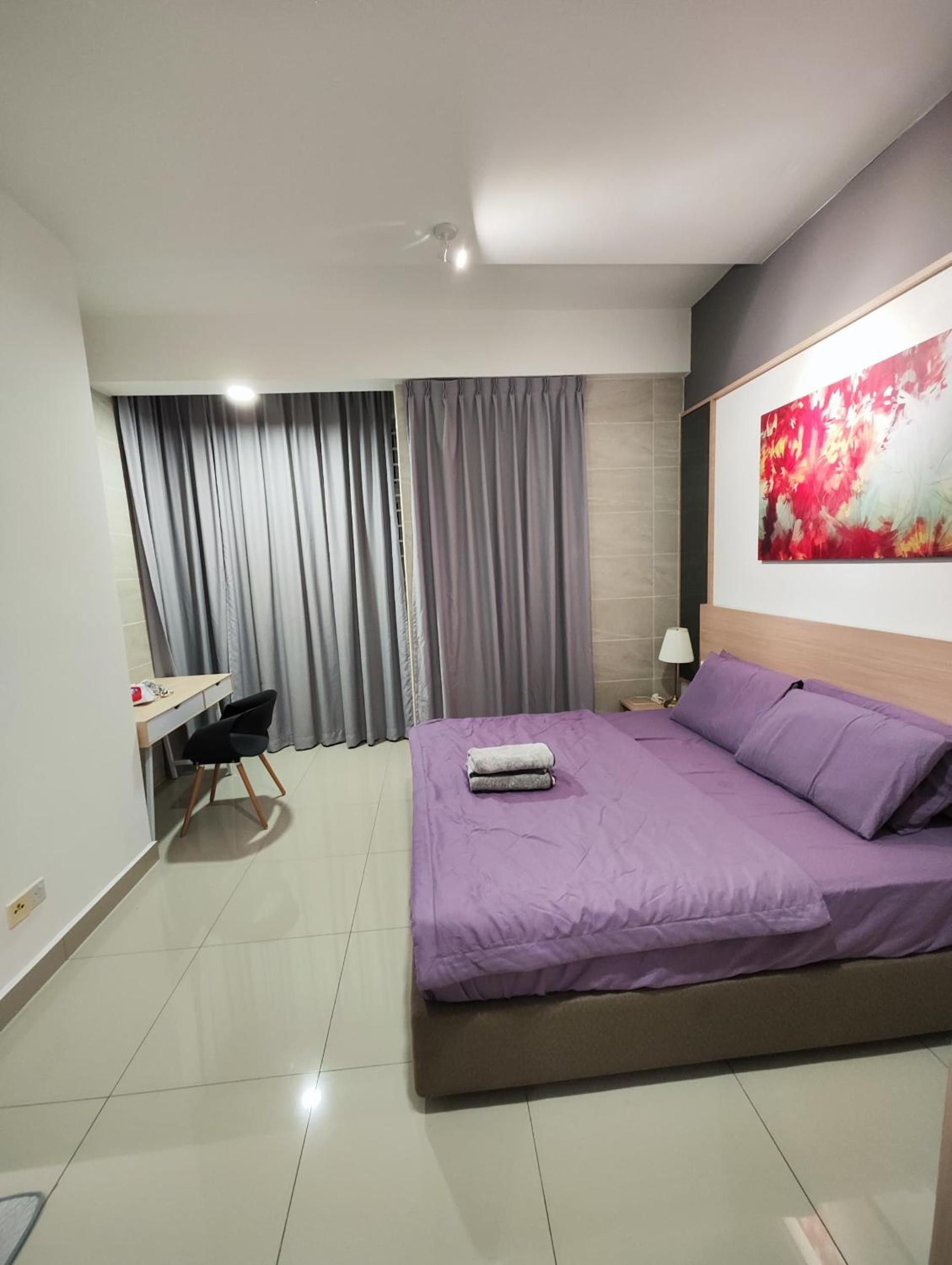 Twin Galaxy Newly Renovated and Cozy 2Bedroom Free CarPark WiFi Netflix