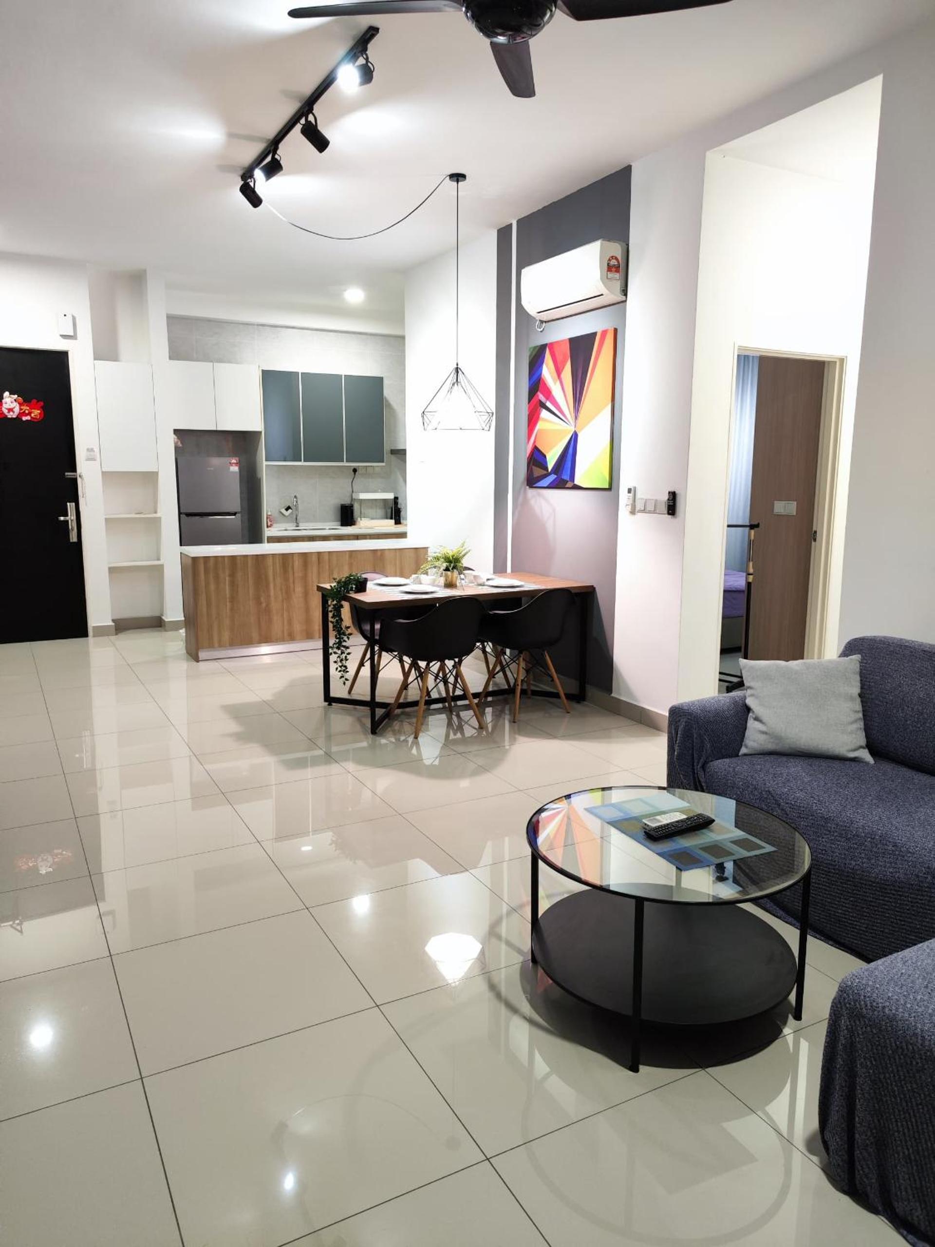 Twin Galaxy Newly Renovated and Cozy 2Bedroom Free CarPark WiFi Netflix