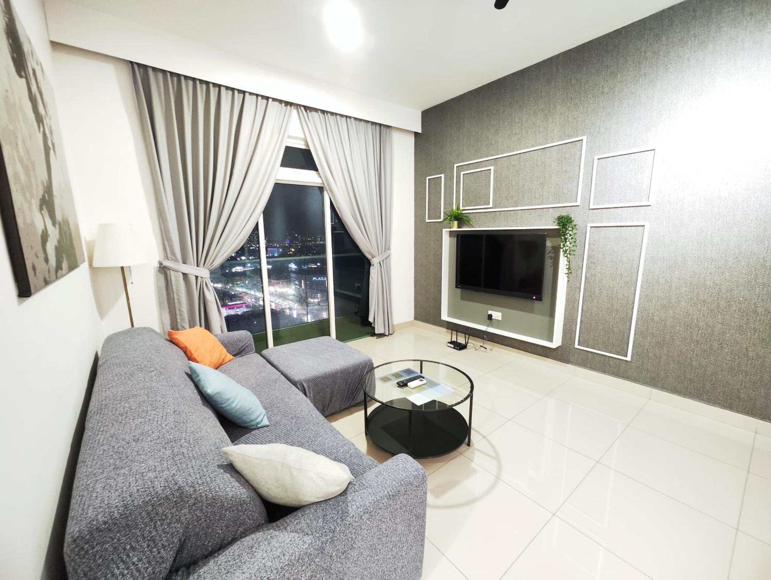 Twin Galaxy Newly Renovated and Cozy 2Bedroom Free CarPark WiFi Netflix