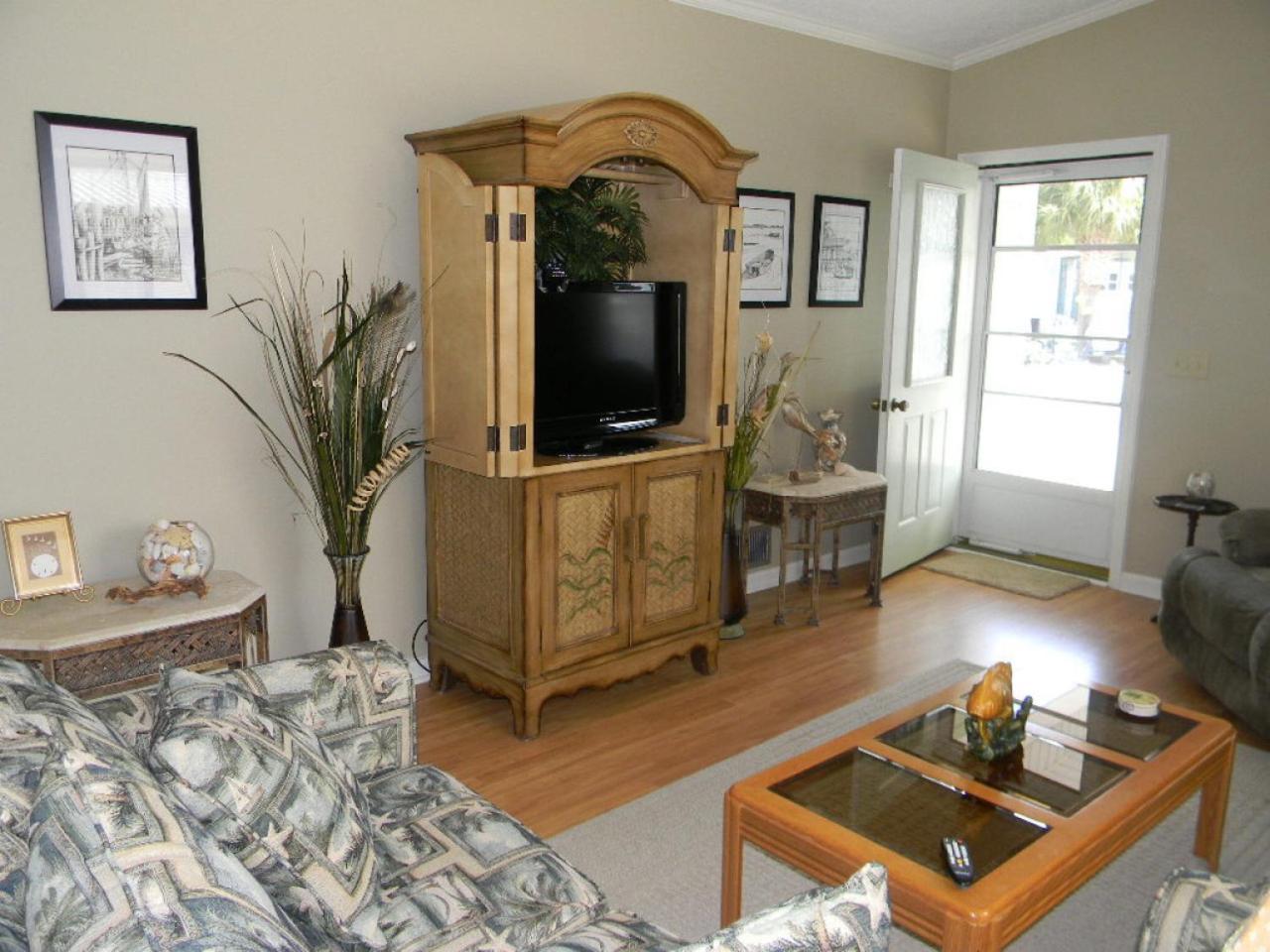 Venture Out 34 Gulf Loop 3bed 2bath With Golf Cart view 4