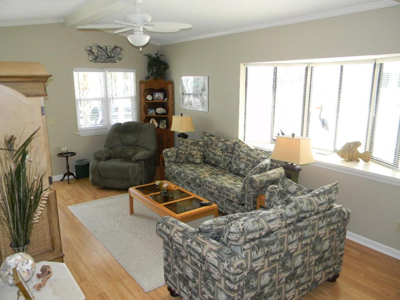 Venture Out 34 Gulf Loop 3bed 2bath With Golf Cart view 5