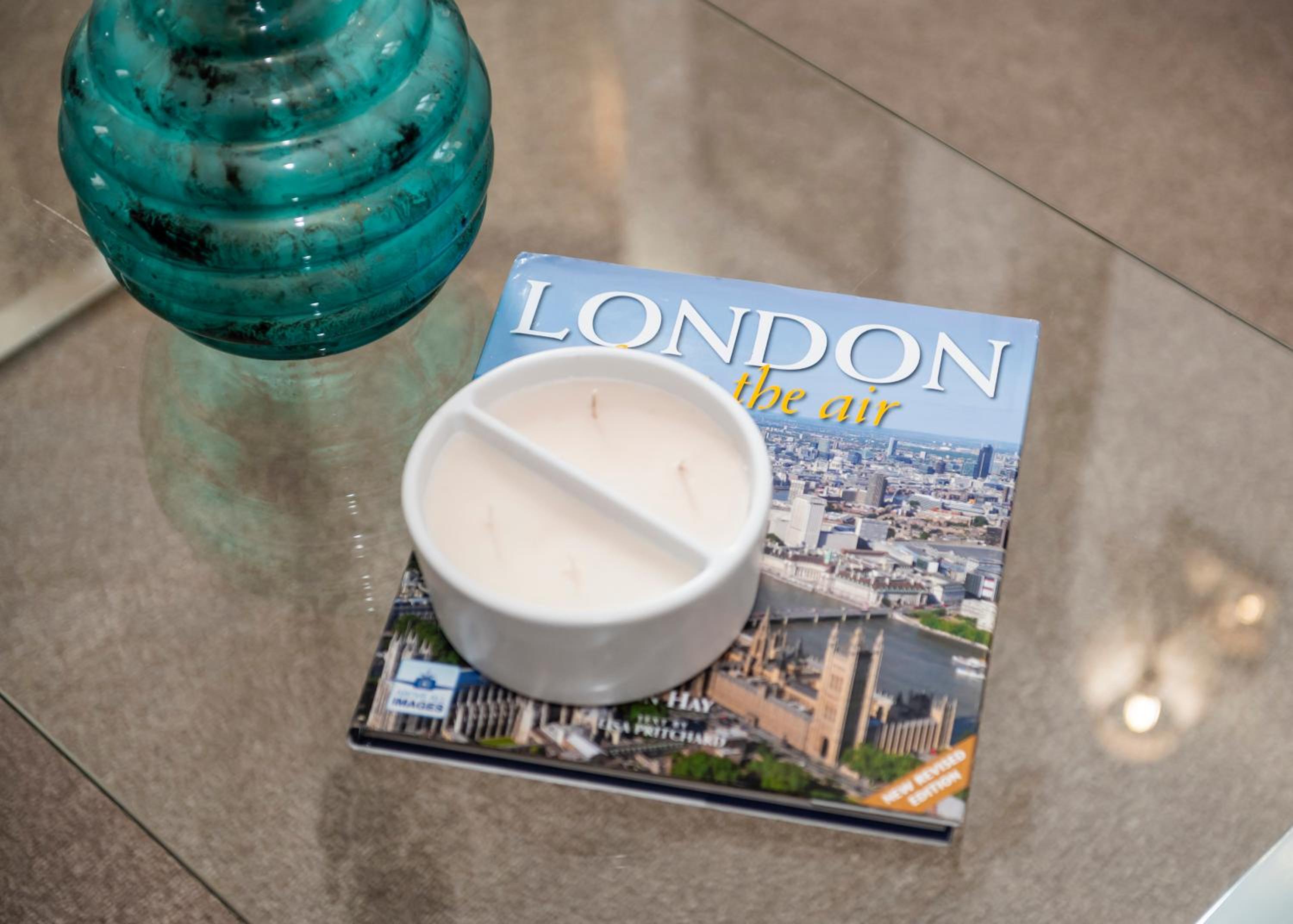 Welcome London - Trafalgar Square