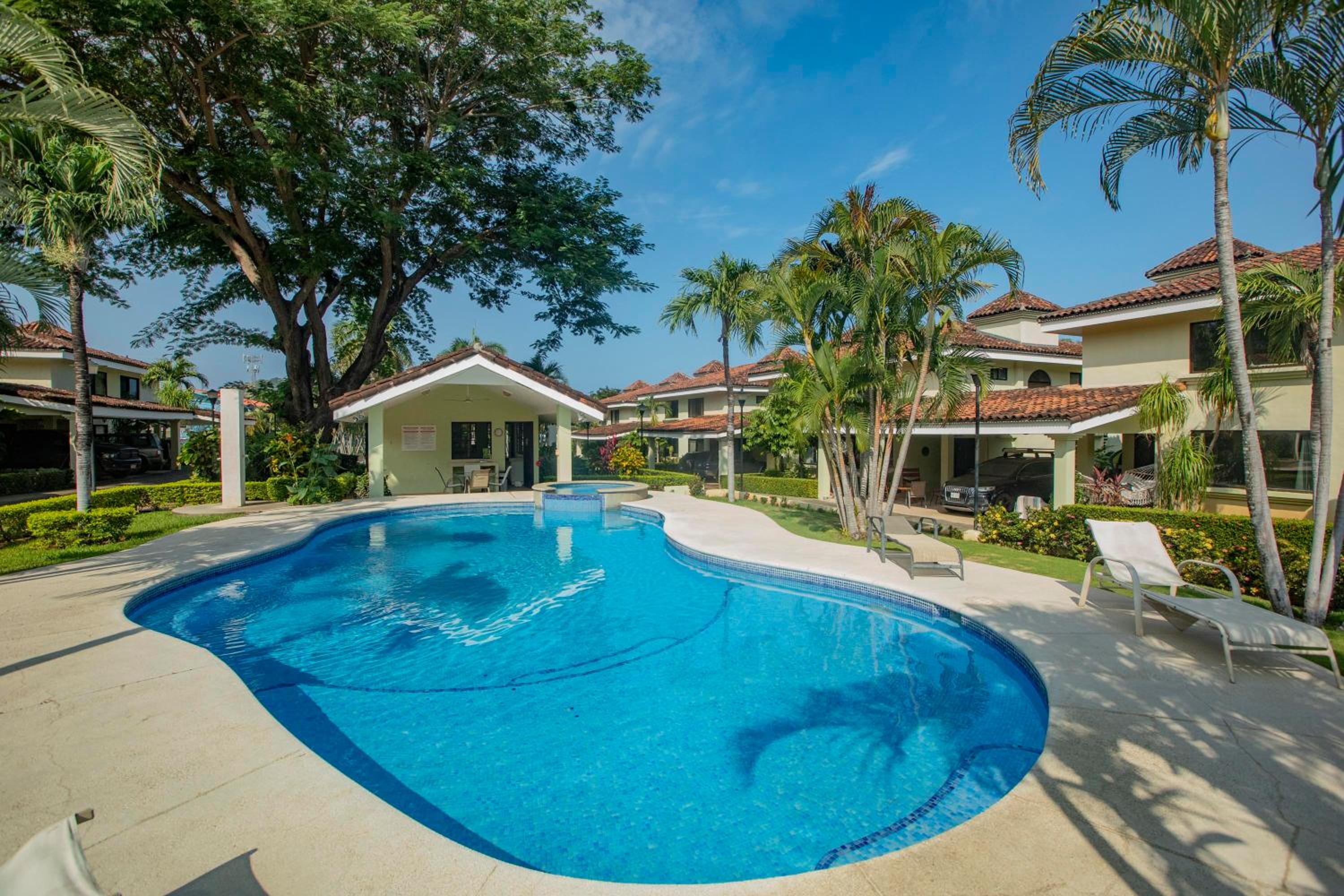 Three Bedroom Sunny Townhome