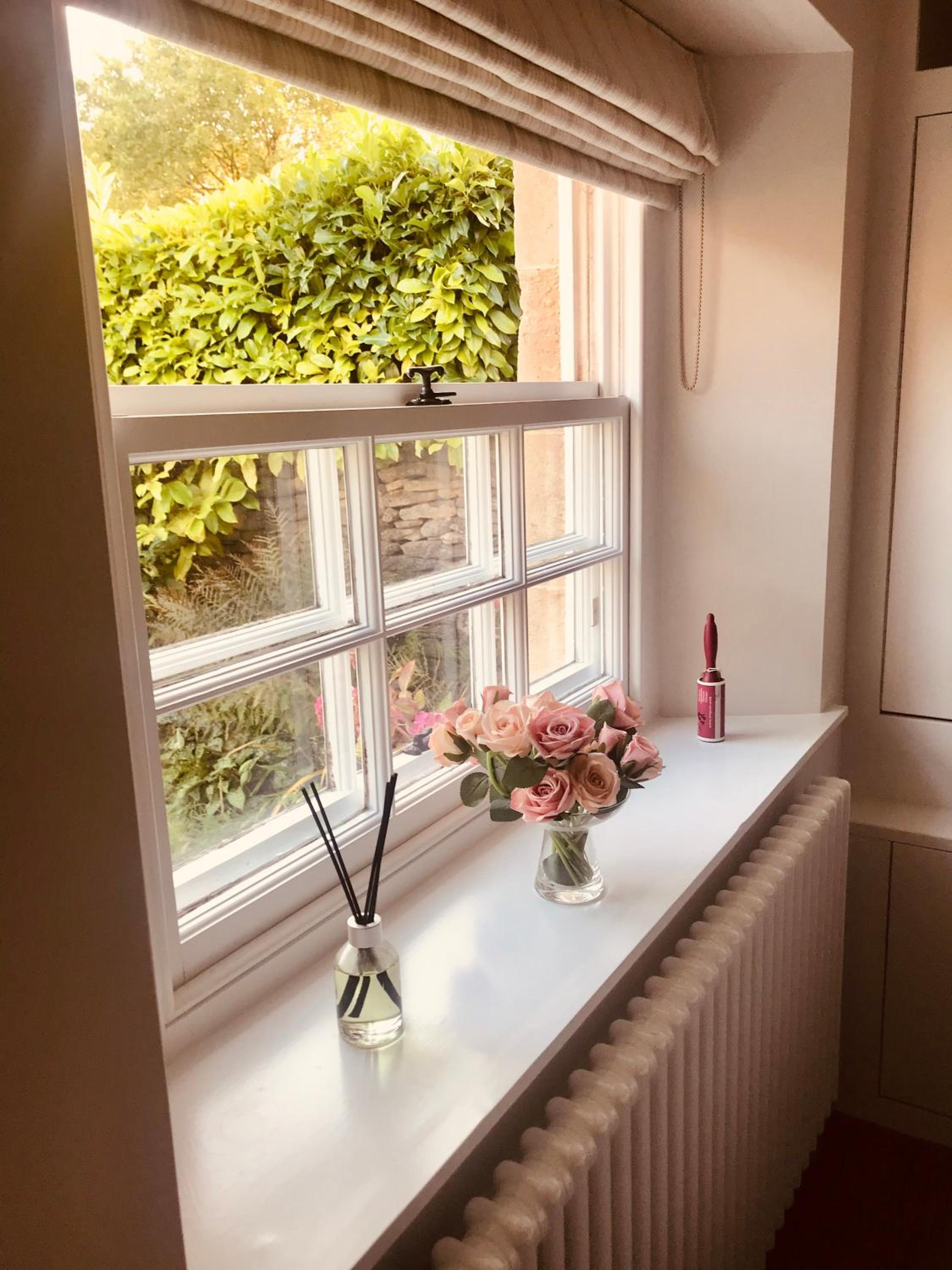 The Old Post Office Studio Apartment in a Beautiful Cotswold Village view 4
