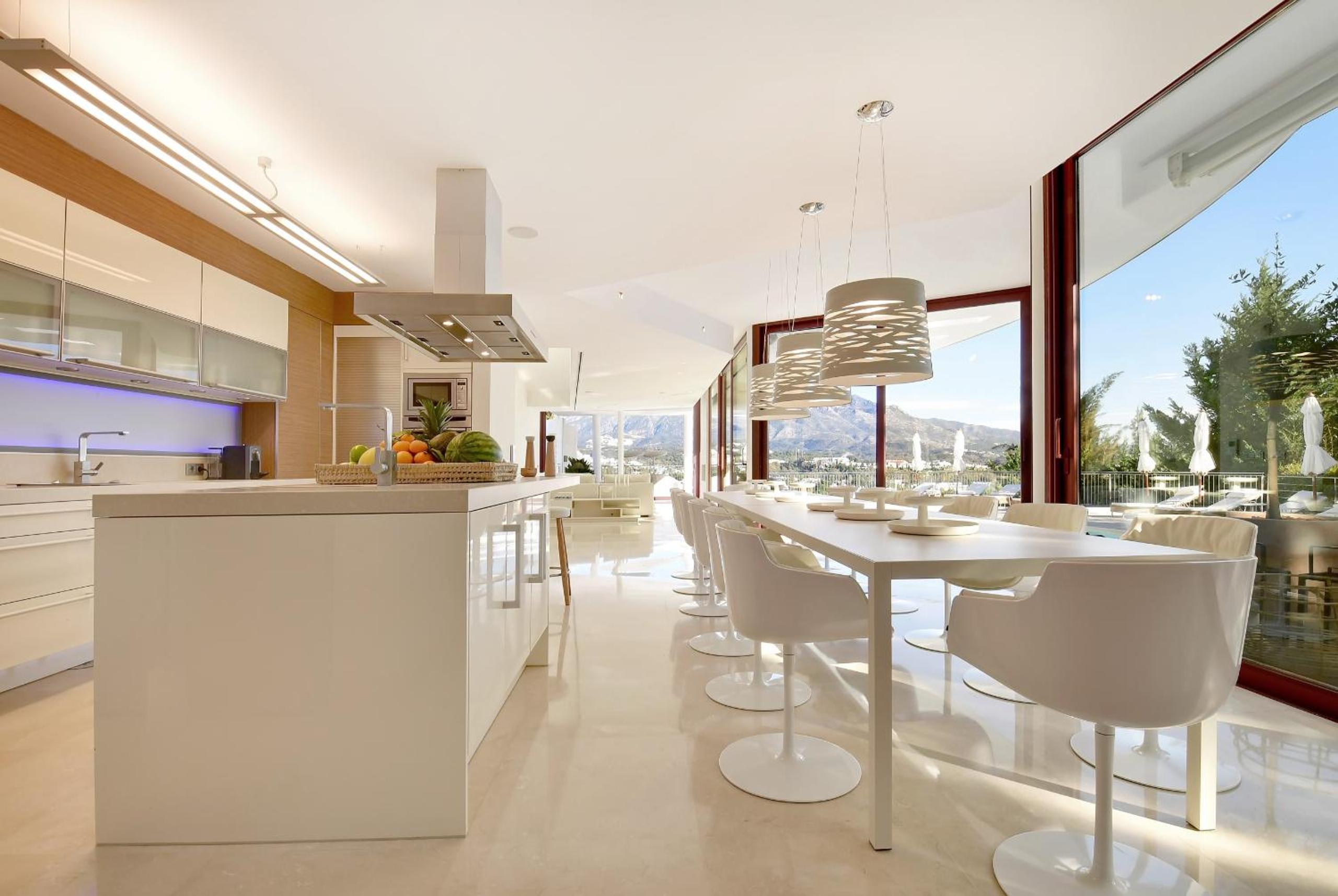 Villa White Nueva Andalucia
