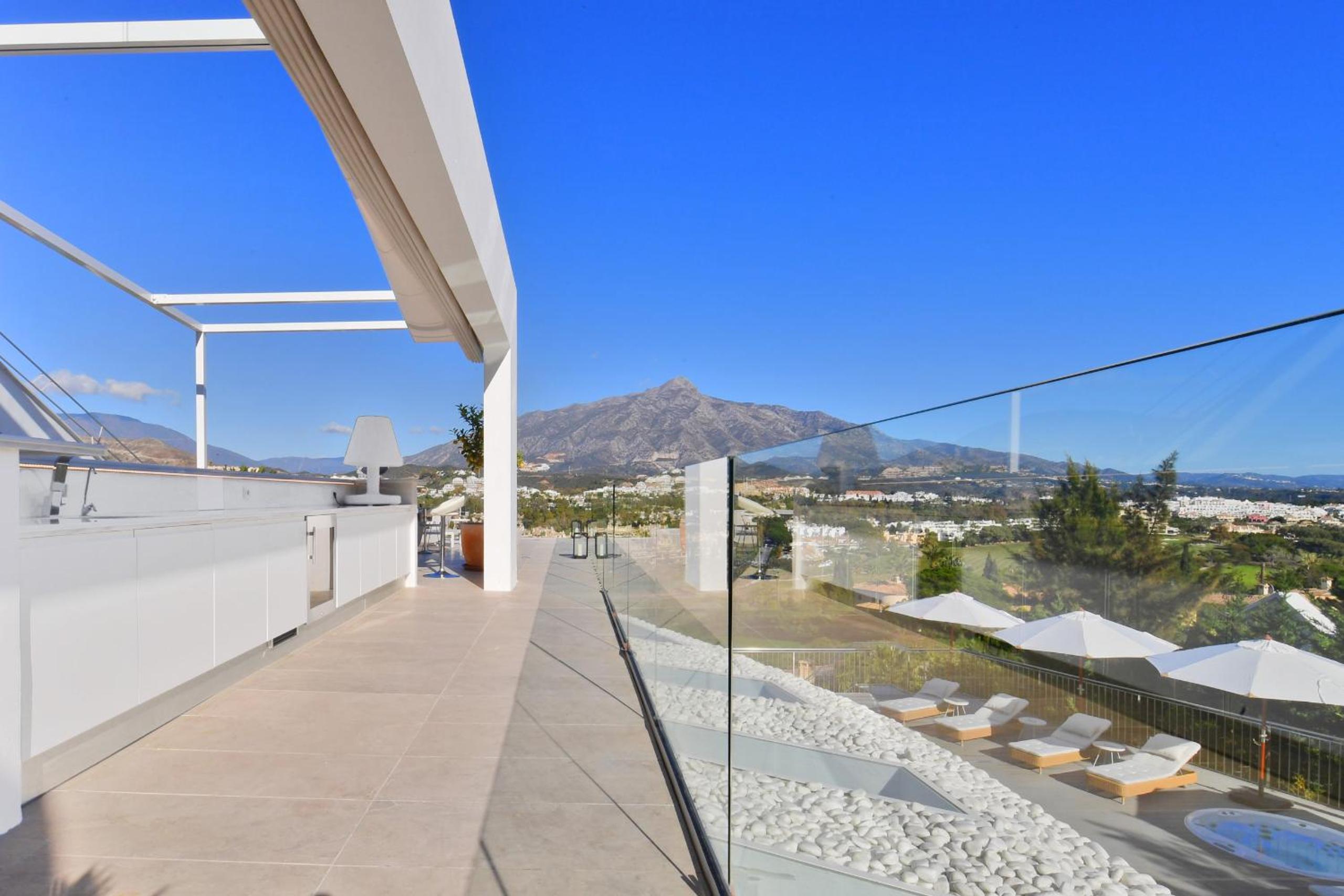 Villa White Nueva Andalucia