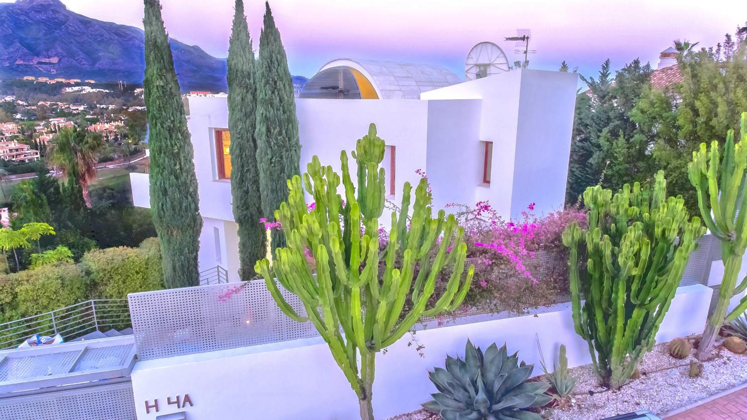 Villa White Nueva Andalucia