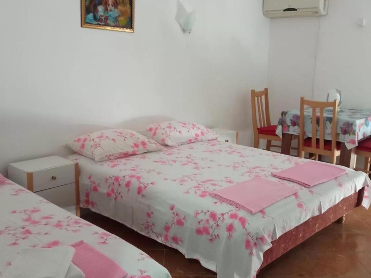 ILIC APARTMENTS