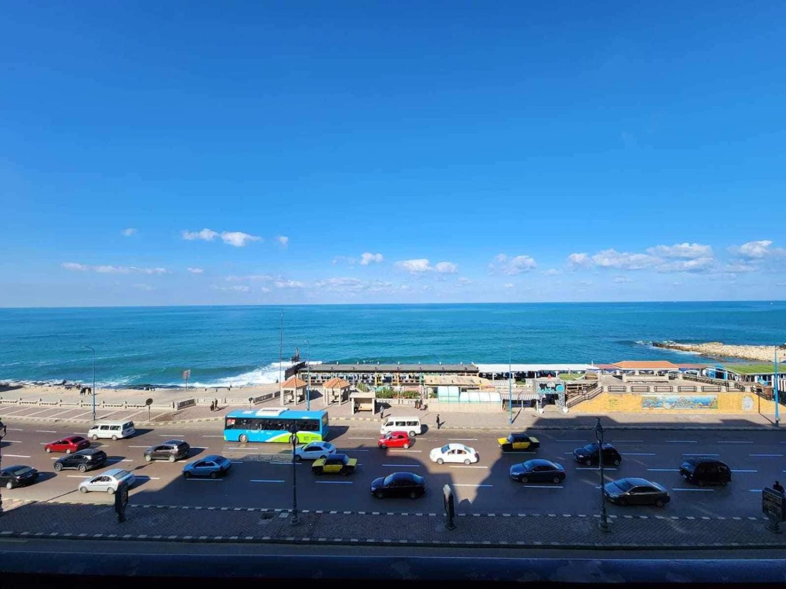 Amazing Sea View 2 bedroom apartment — photo 42