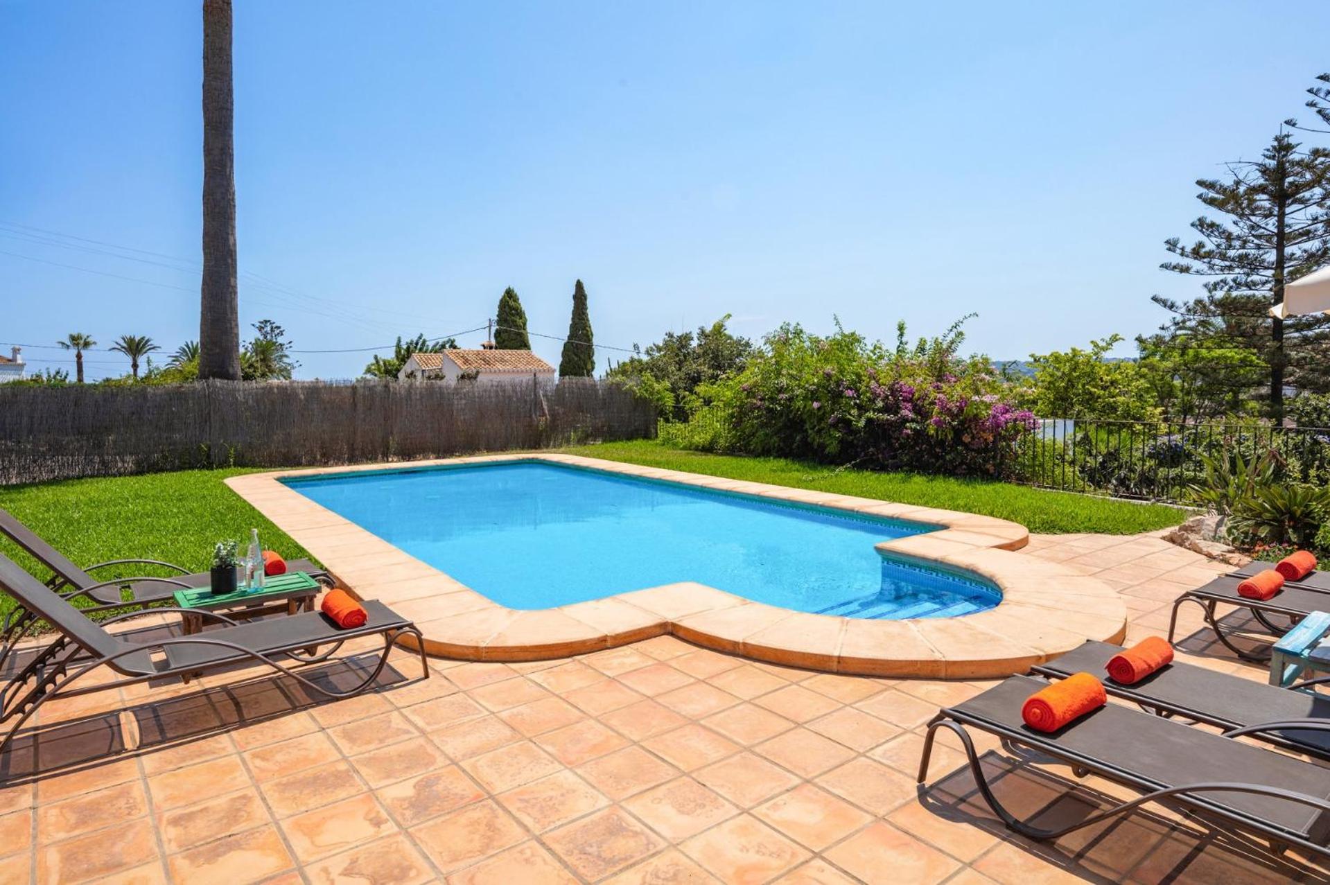 Villa Seniola by Villa Plus