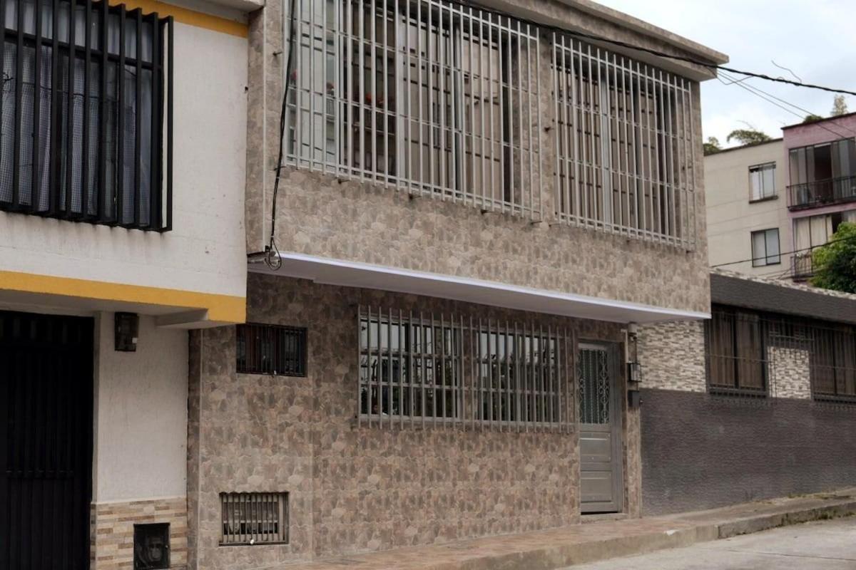 GURUS FR | Cómodo Edificio Casa Confort en Providencia