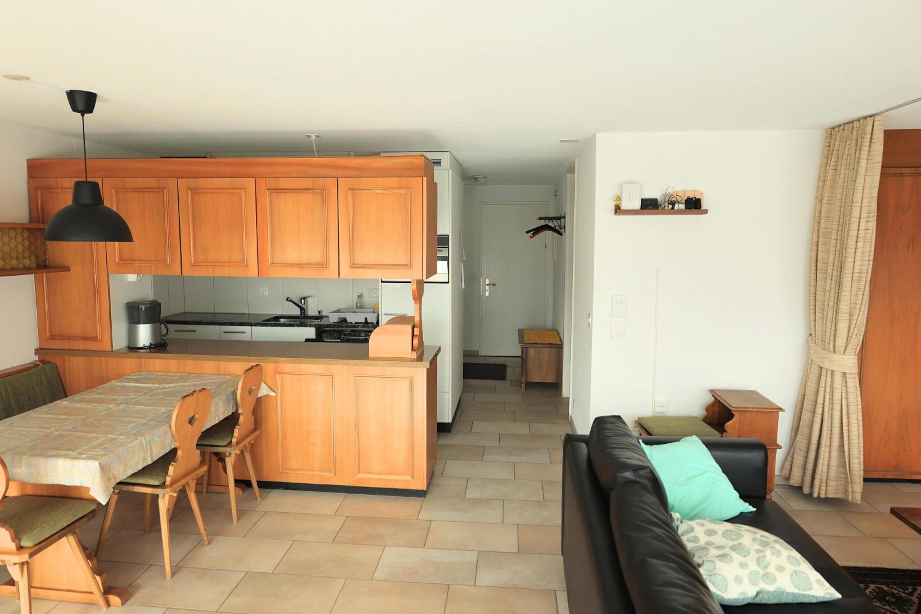 Ladina 76 (215 Sh) view 5