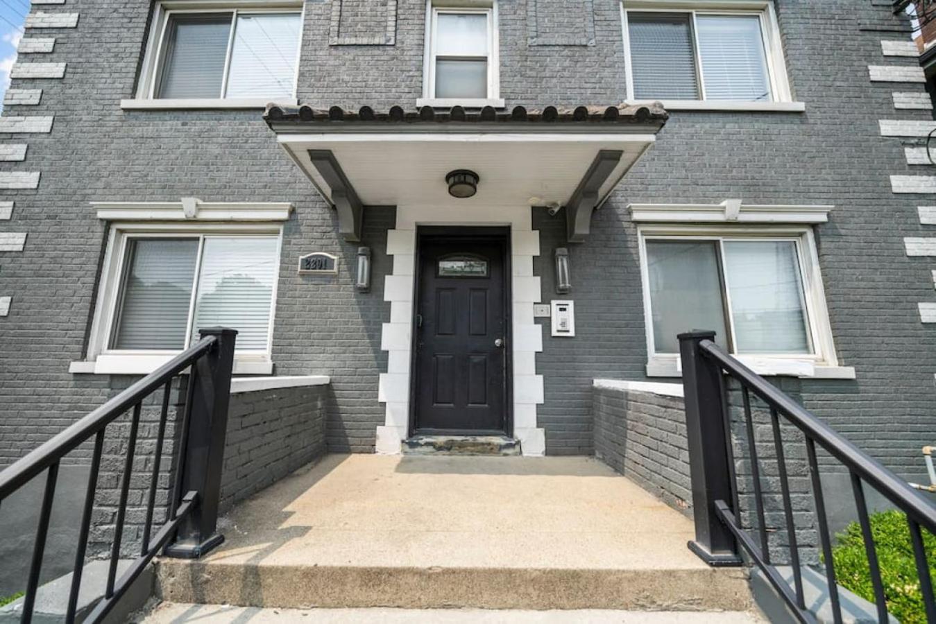 Classy 2BR Condo Near City Centre - OTR, UC, Zoo