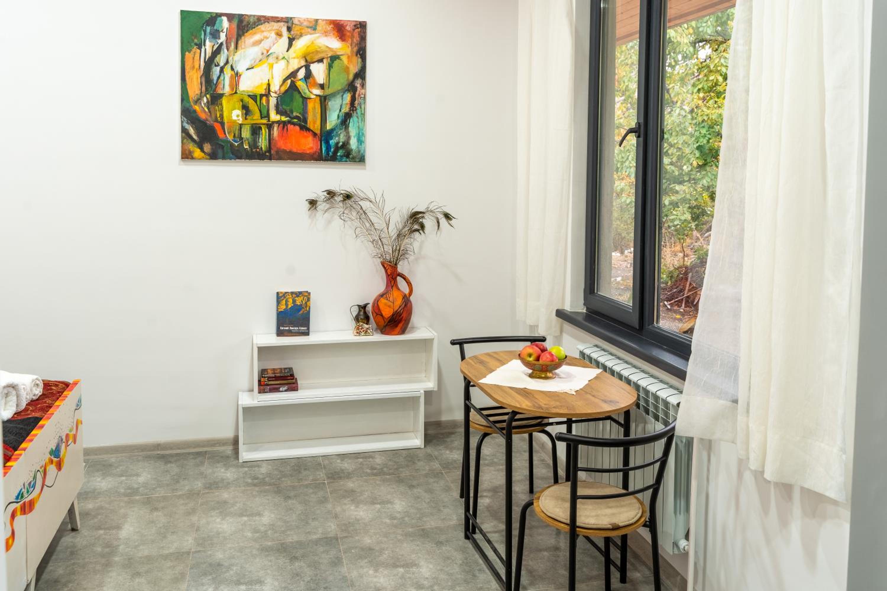 Art Rooms Garni