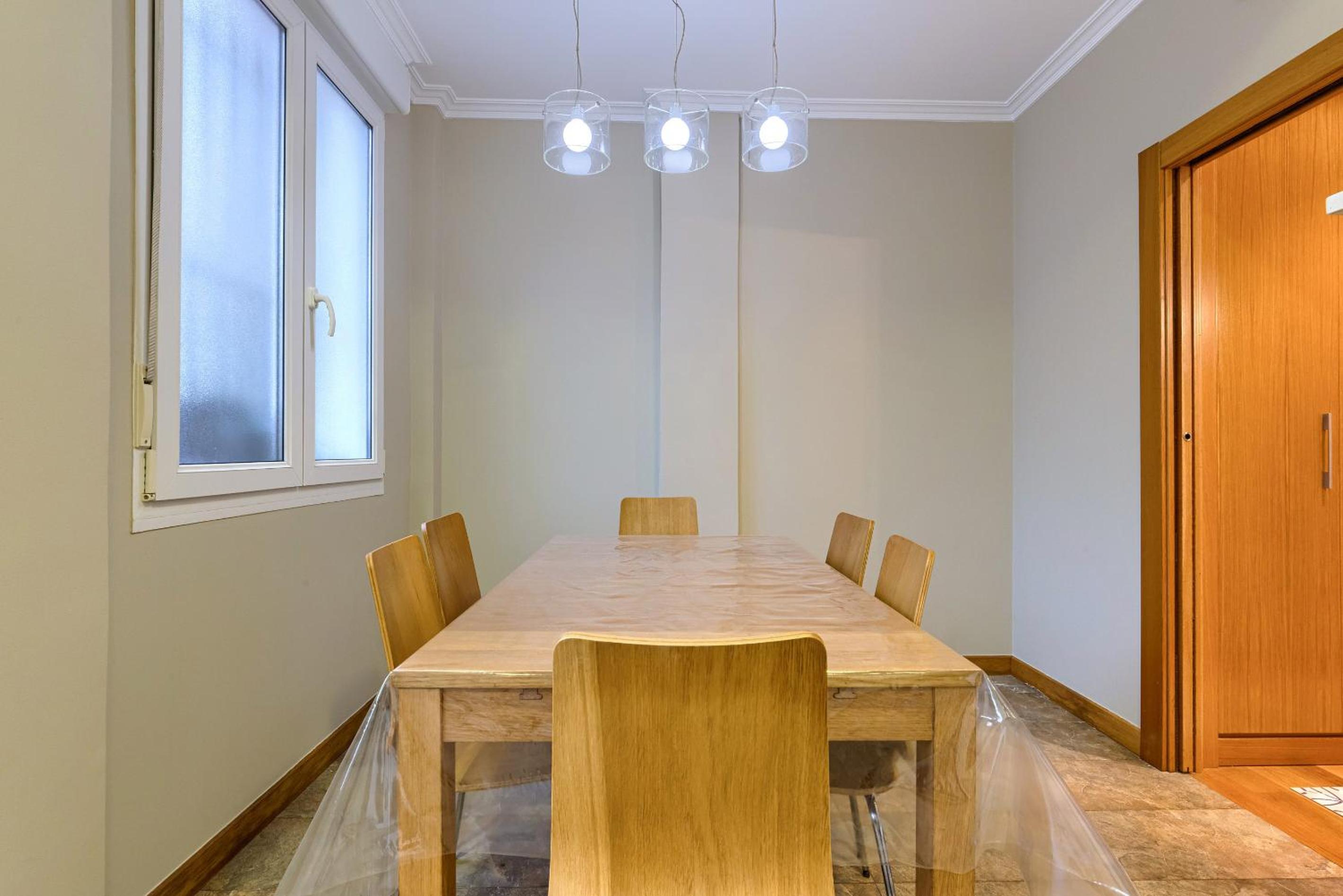 Encanto y Confort en Calle Epalza - Tu Familia en el Corazón de Bilbao